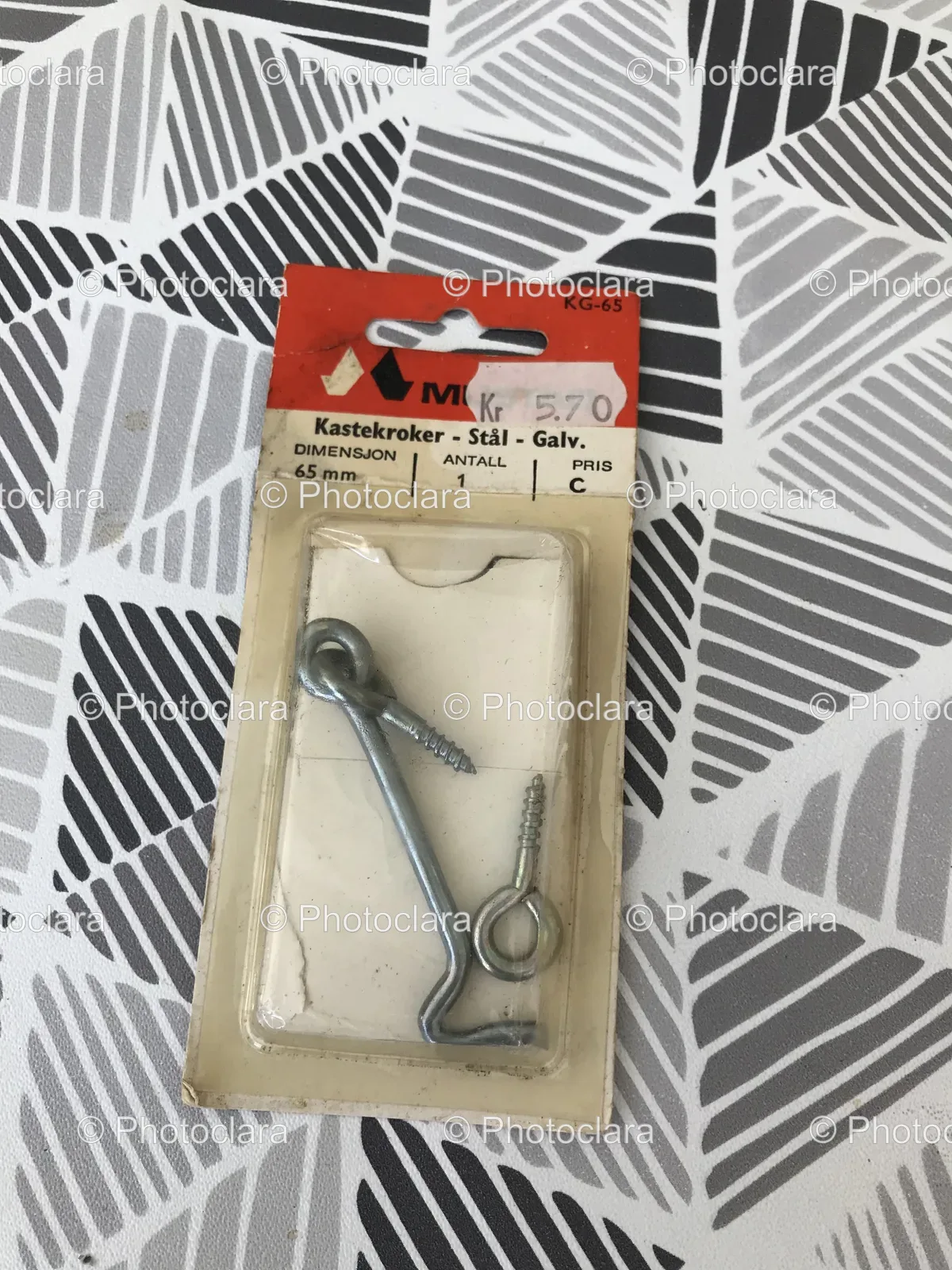 Metal-Hook-in-Package.jpg