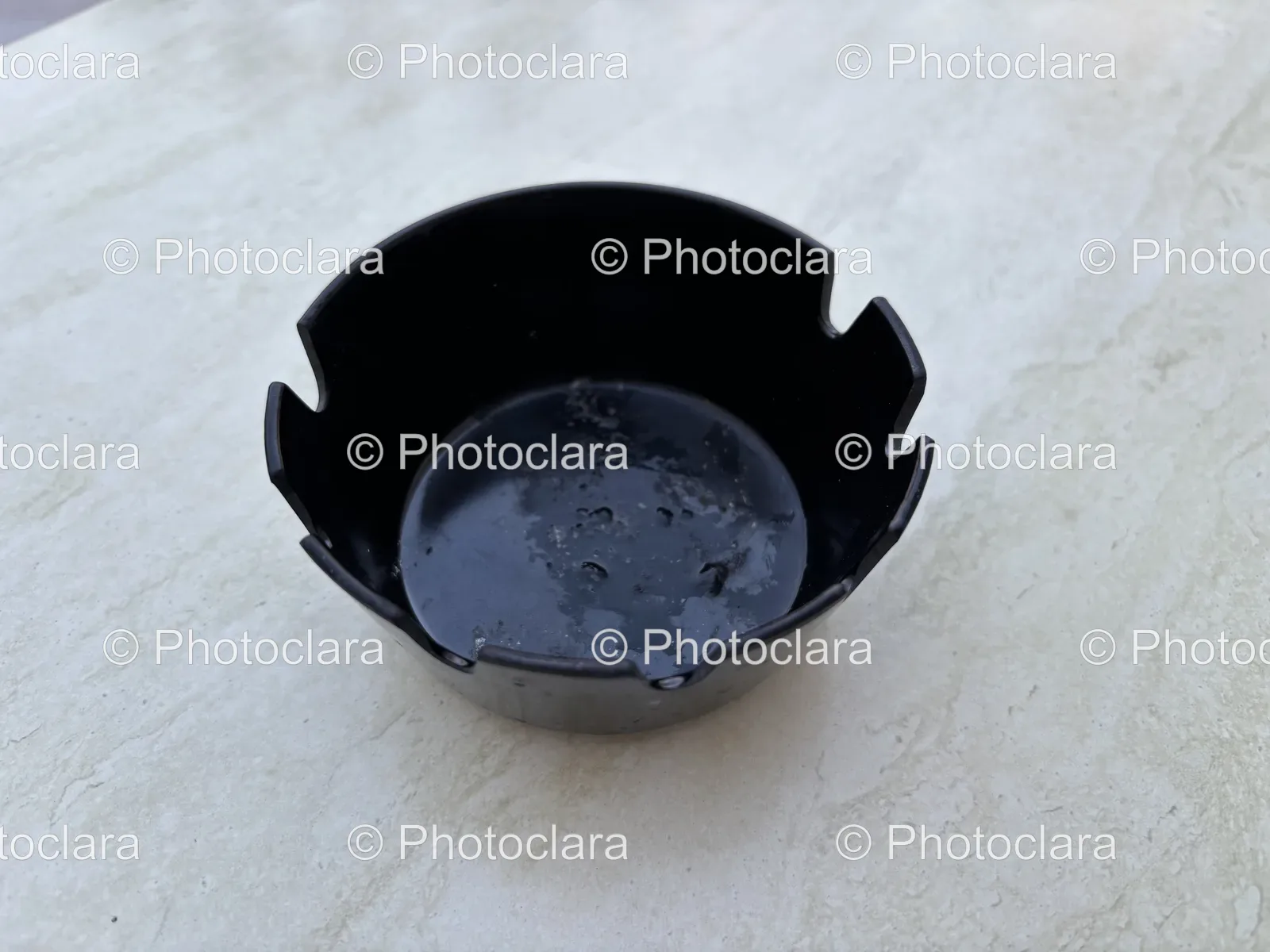 Elegant-Black-Ashtray.jpg