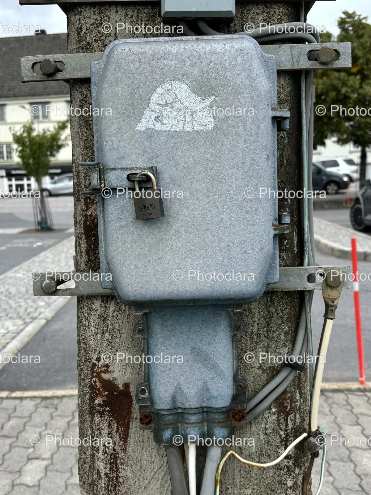 Secure-Metal-Lockbox.jpg