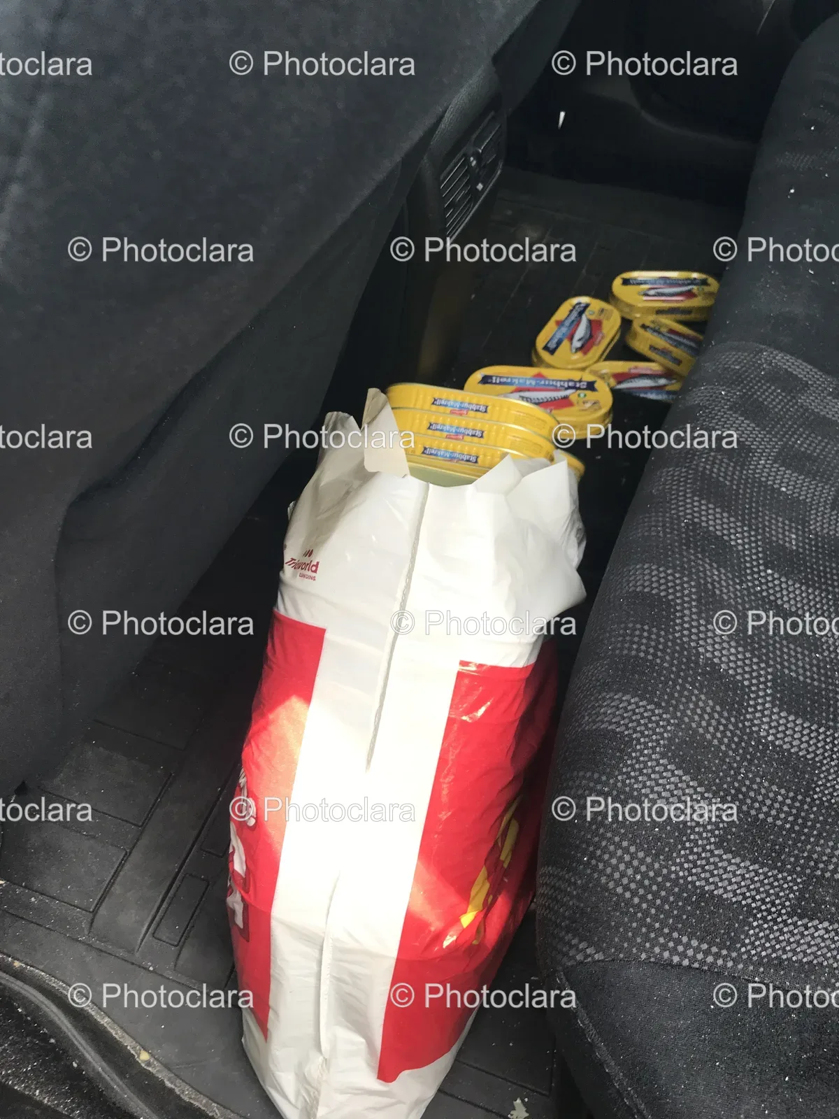 Bag-of-Chips-in-Car.jpg