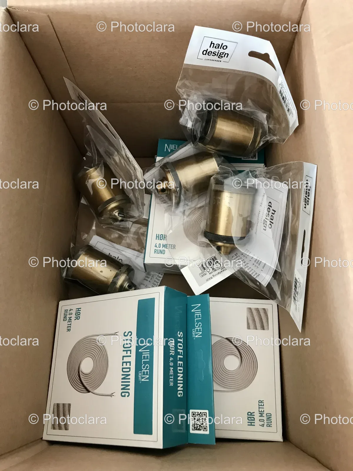 Box-With-Metal-Objects.jpg