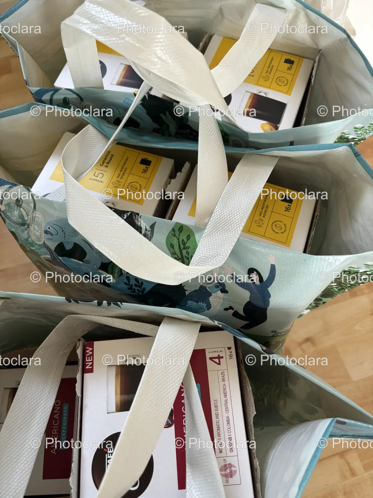 Elegant-White-Ribbon-and-Handle-Bag.jpg