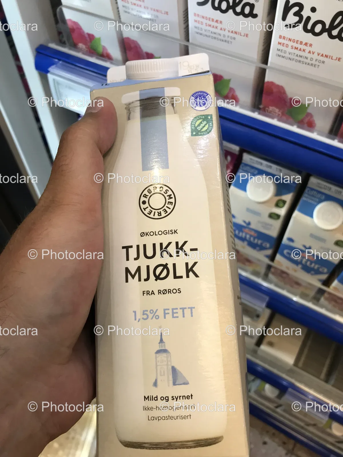 Hand-Holding-Carton-of-Biol-Milk.jpg