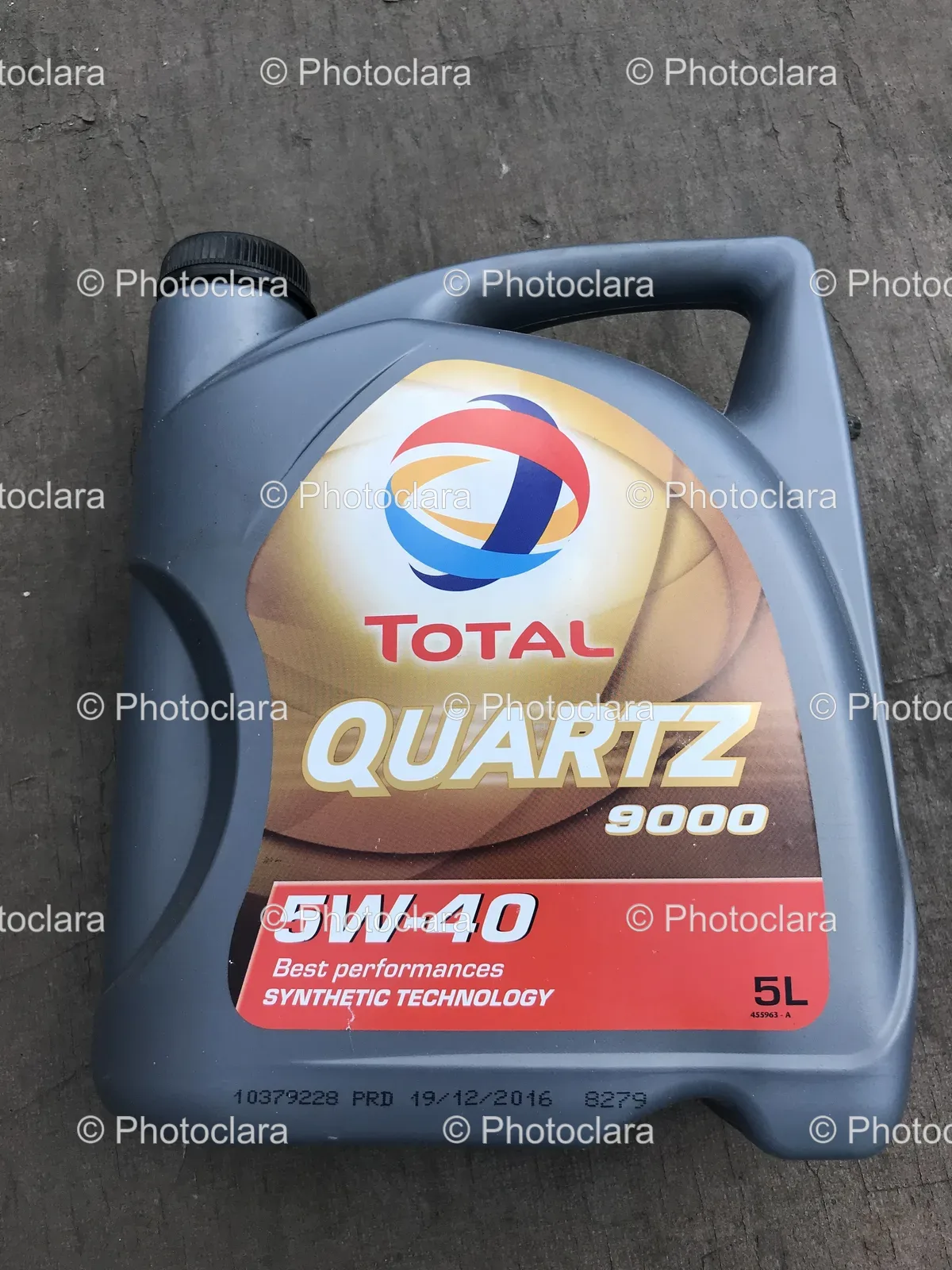 plastic-container-with-label-total-quartz.jpg