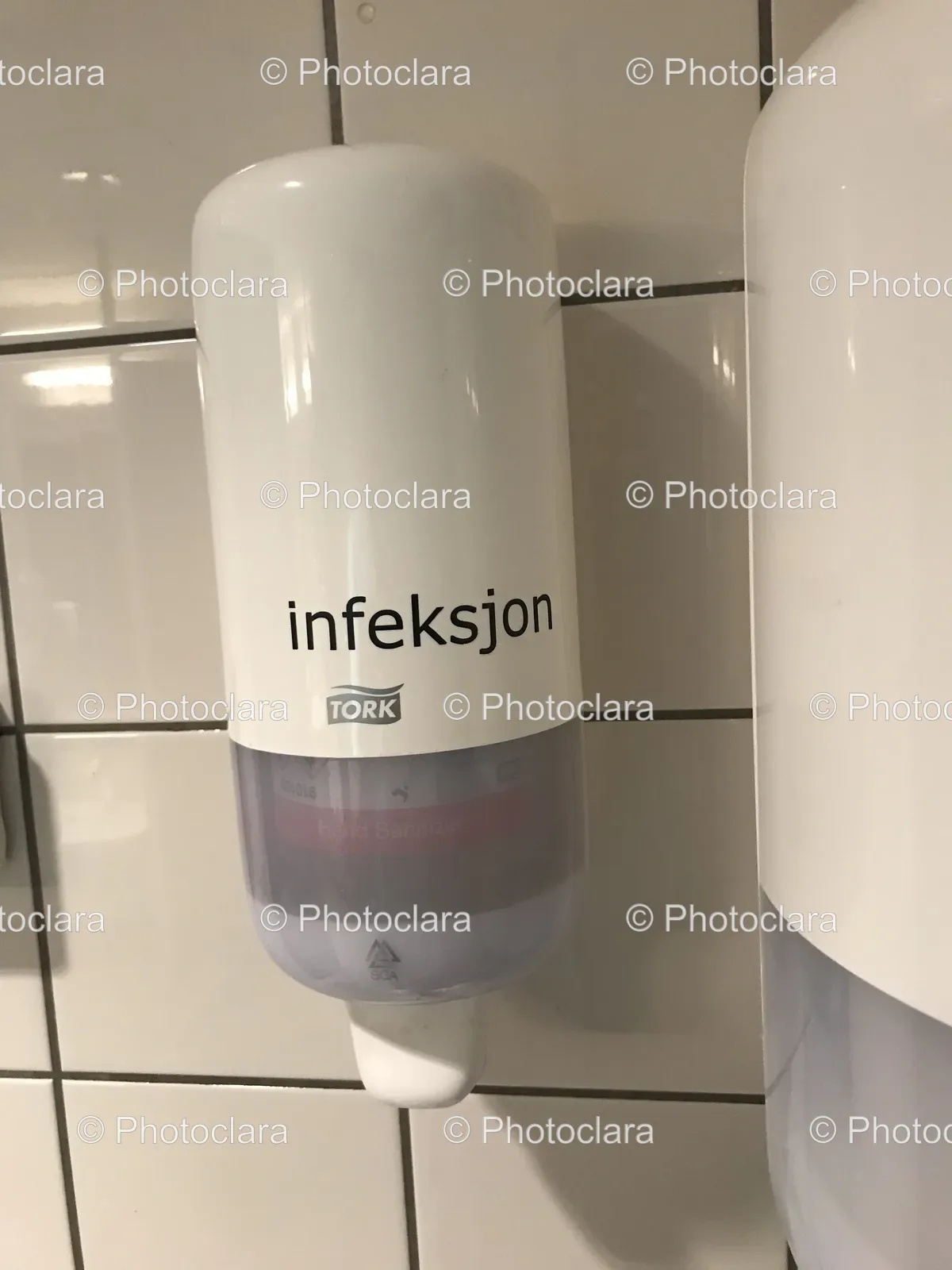 White-Soap-Dispenser-with-Black-Text.jpg