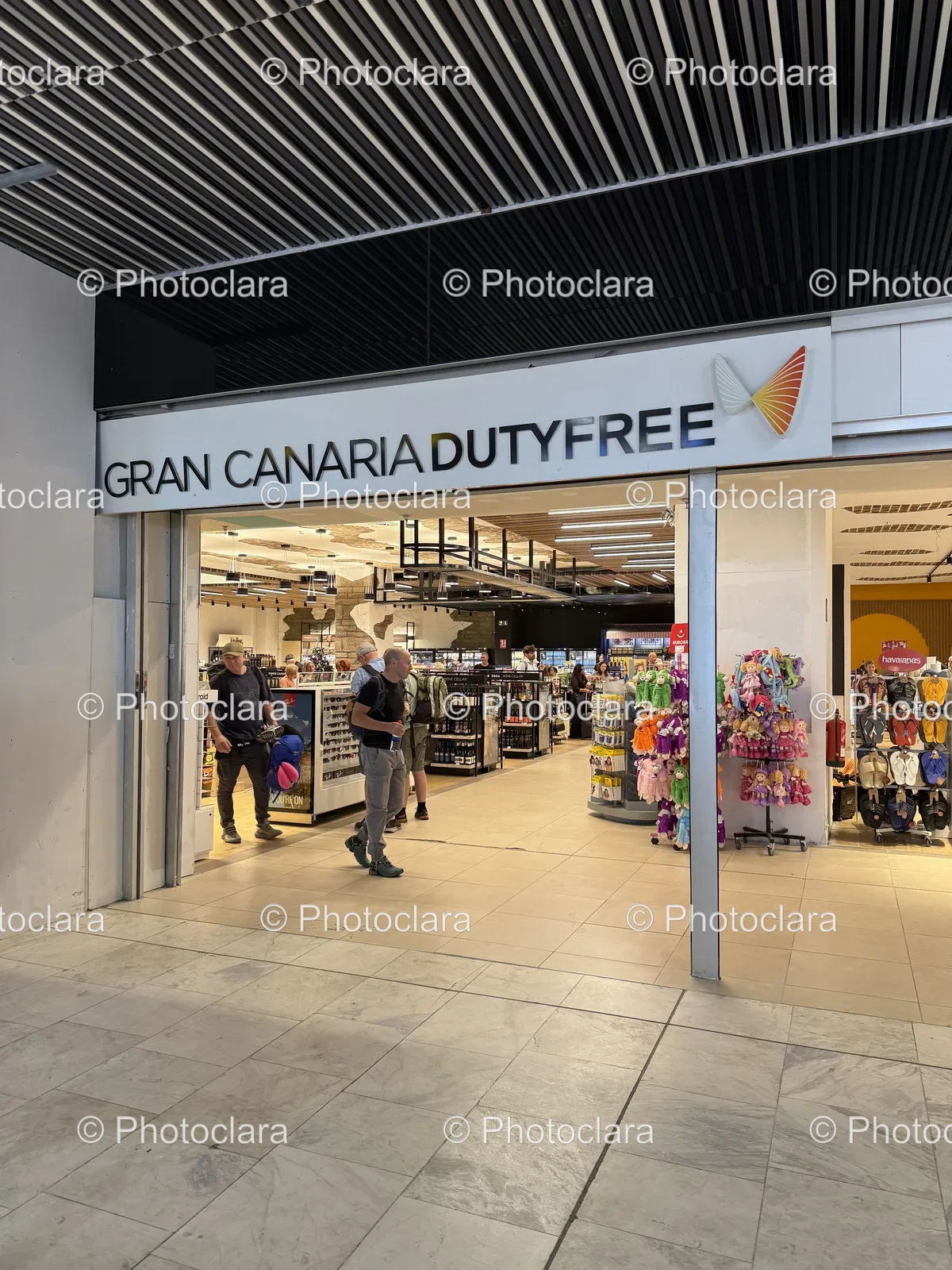 Bustling-Storefront-Gran-Canaria.jpg