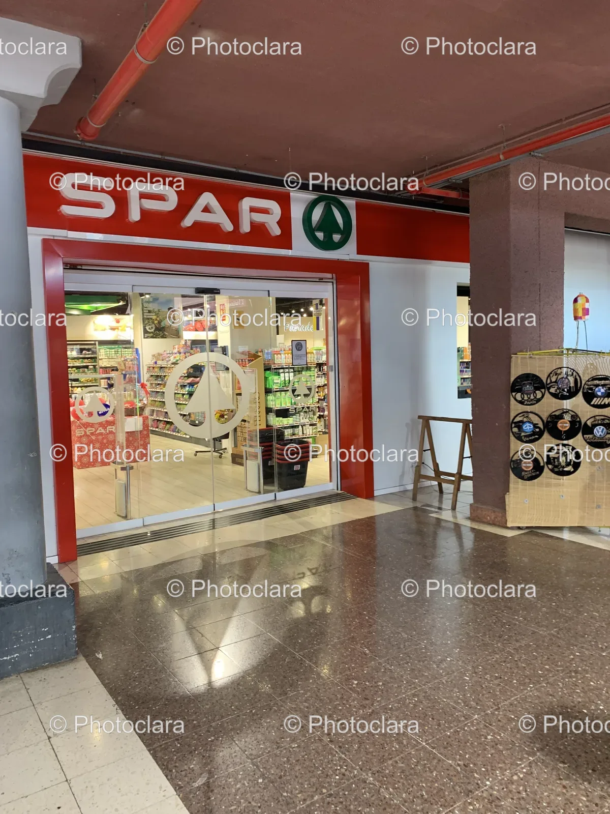 SPAR-Storefront-Display.jpg