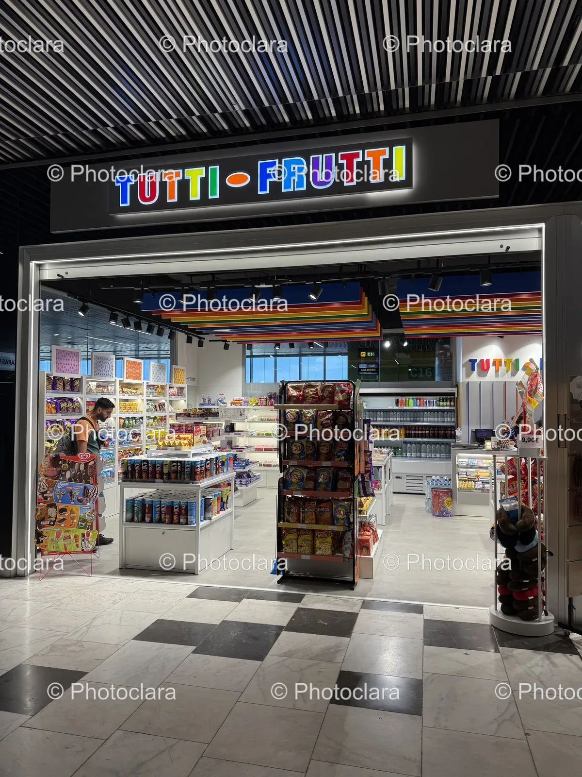 Tutti-Frutti-Storefront-with-Visitor.jpg