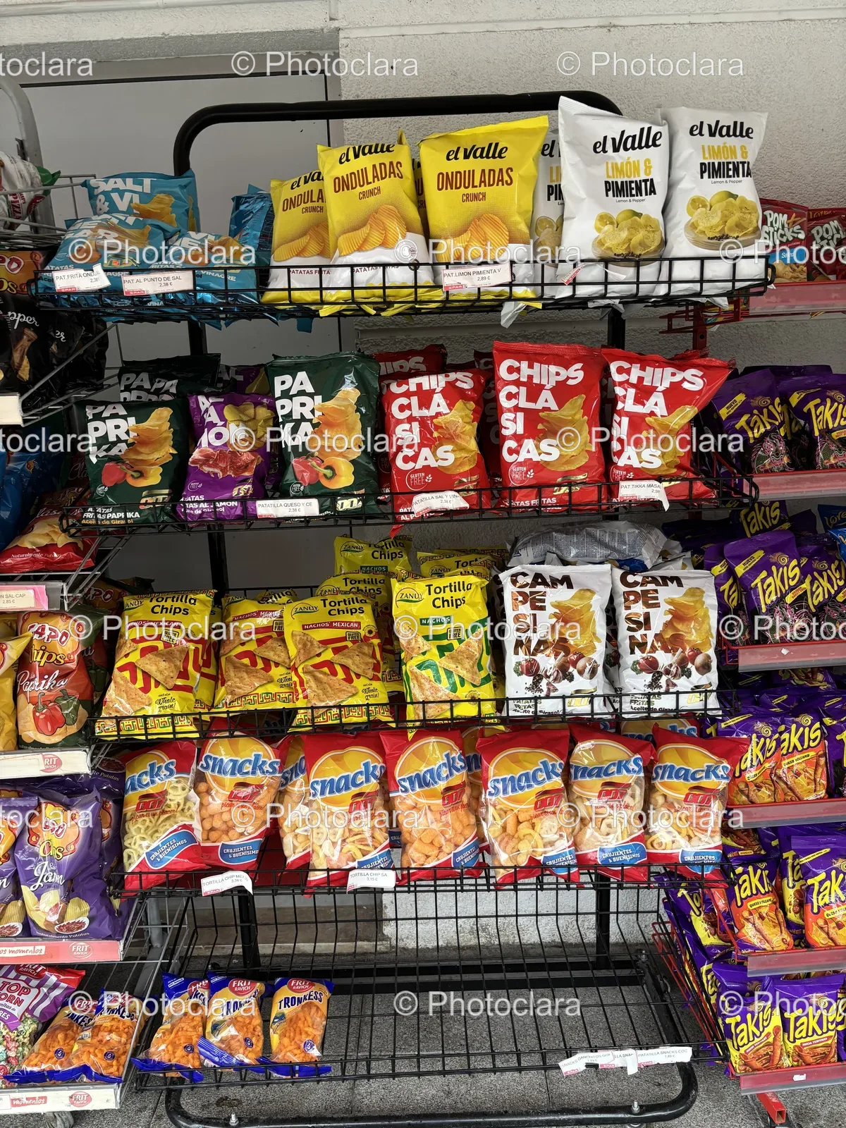 Snack-Food-Variety-on-Shelf.jpg