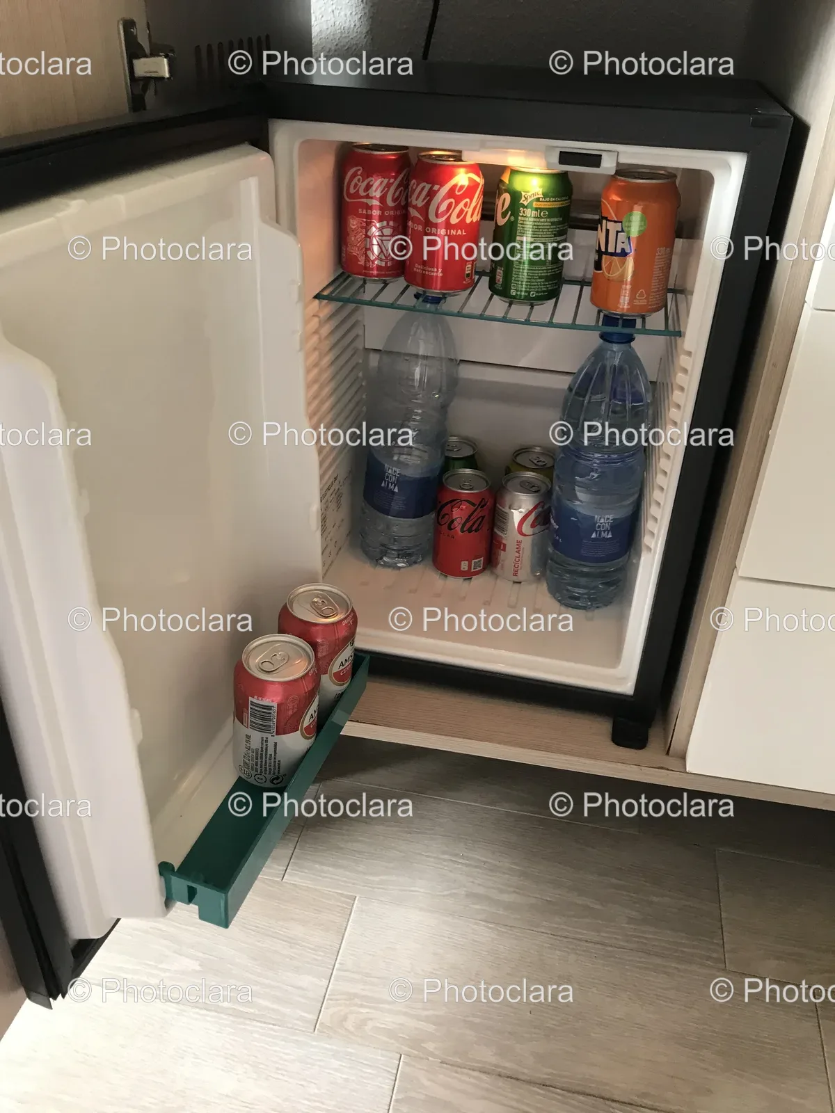 Coca-Cola-Mini-Fridge-with-Cans-and-Bottles.jpg