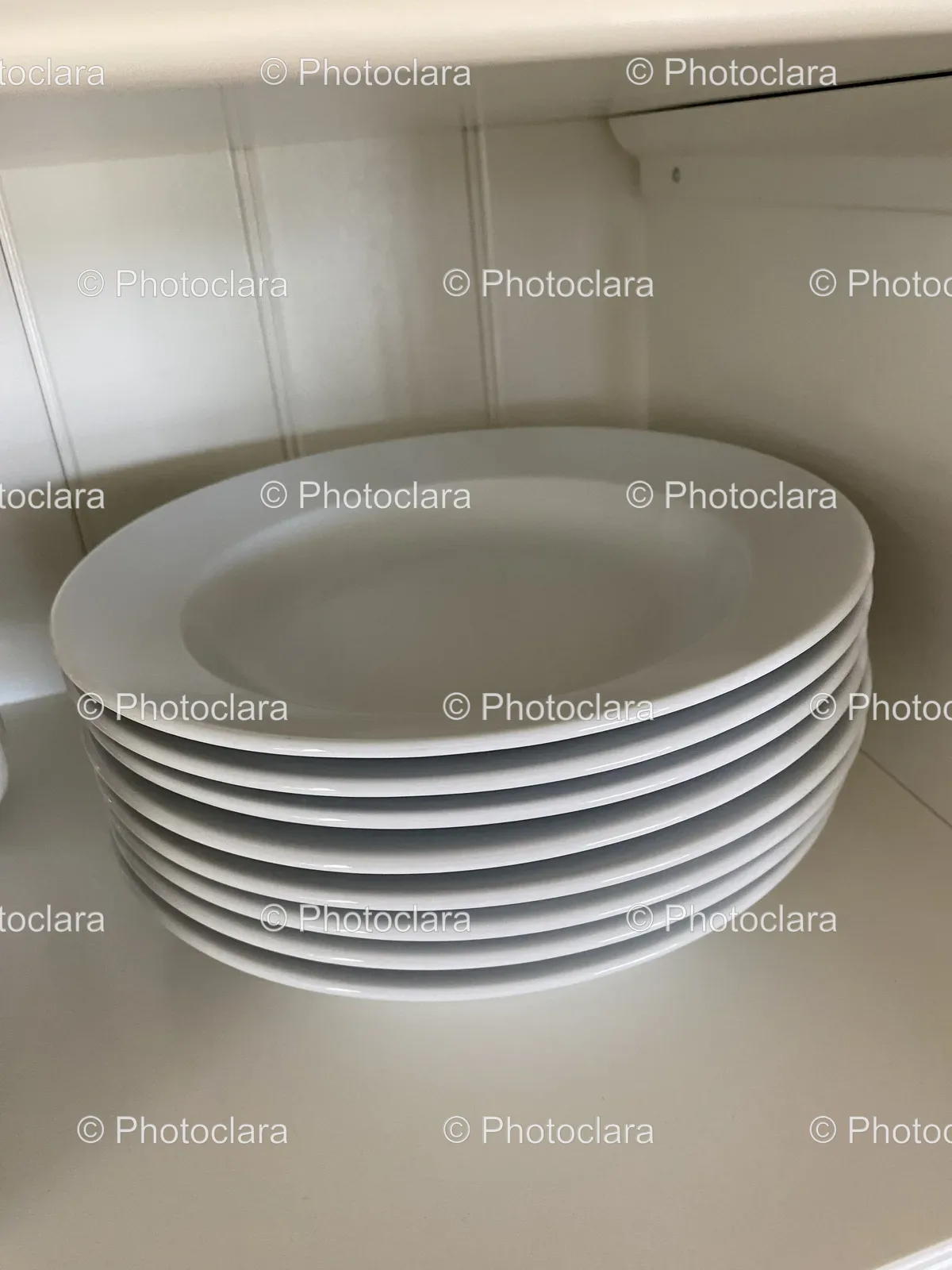 stack-of-white-plates.jpg