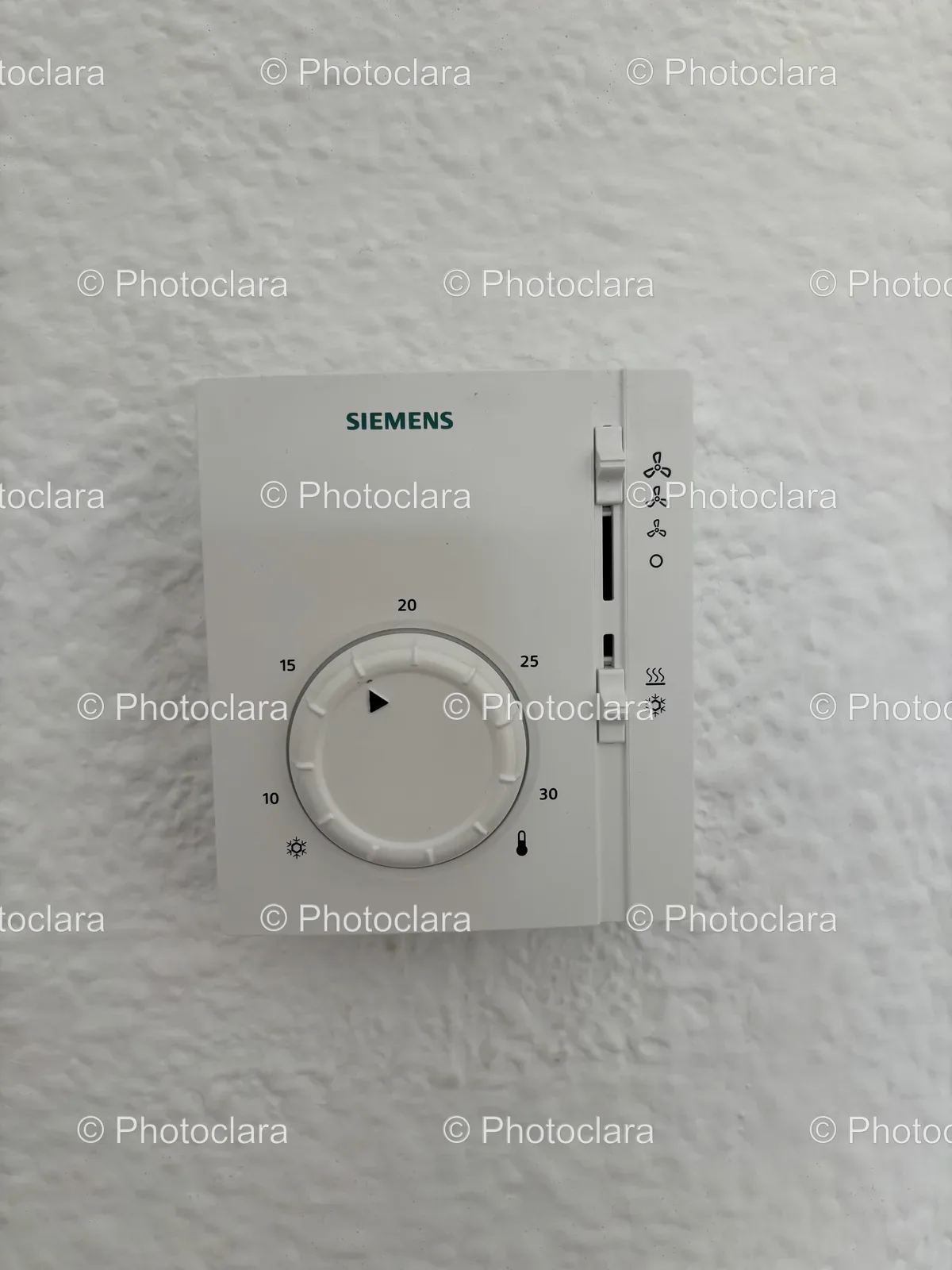 Siemens-Thermostat-With-Dial.jpg