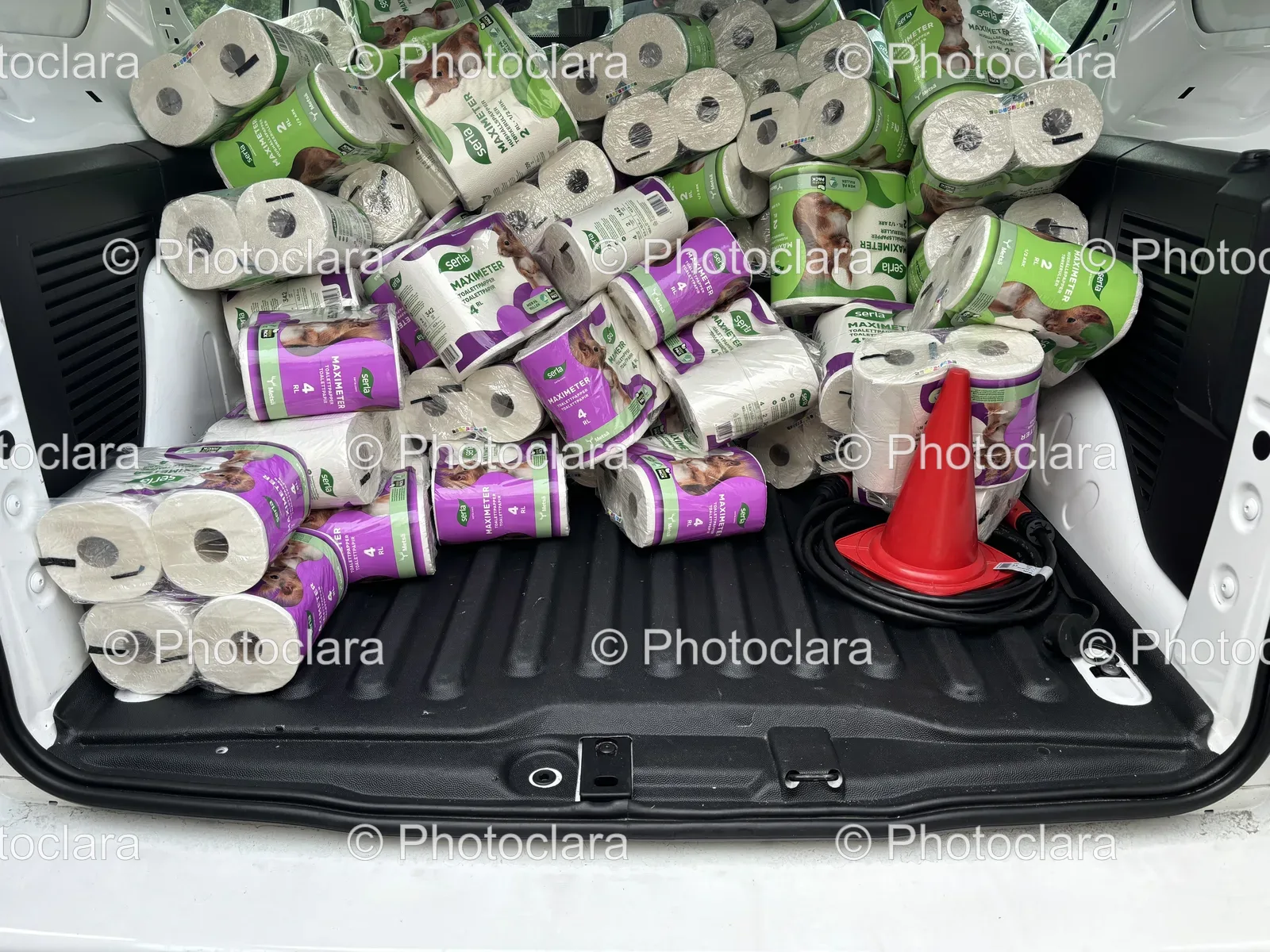 Toilet-Paper-Rolls-Car-Trunk-Serla.jpg
