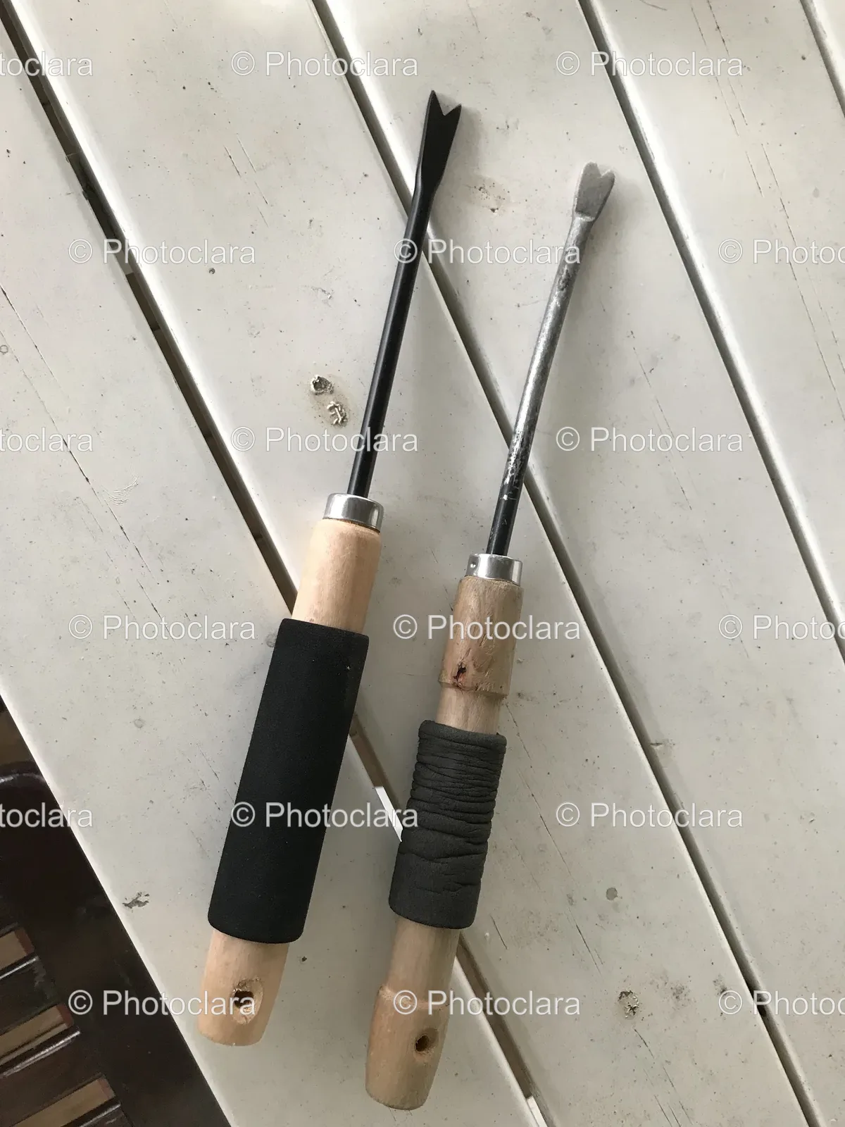 pair-of-screwdrivers-on-white-table.jpg