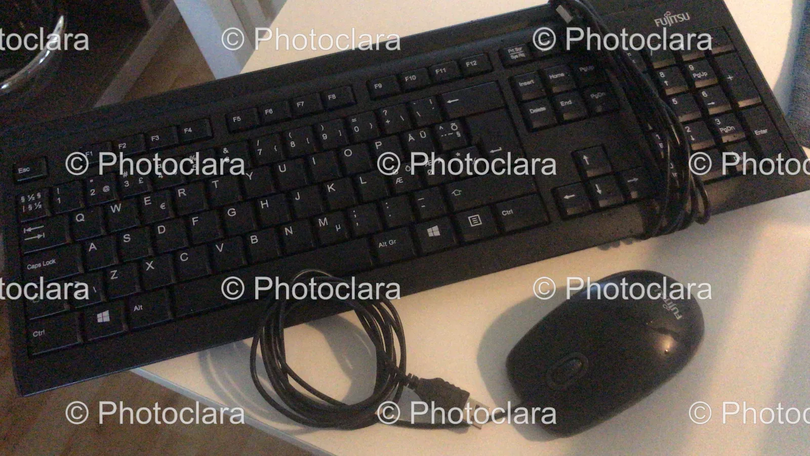 keyboard-and-mouse-on-table.jpg