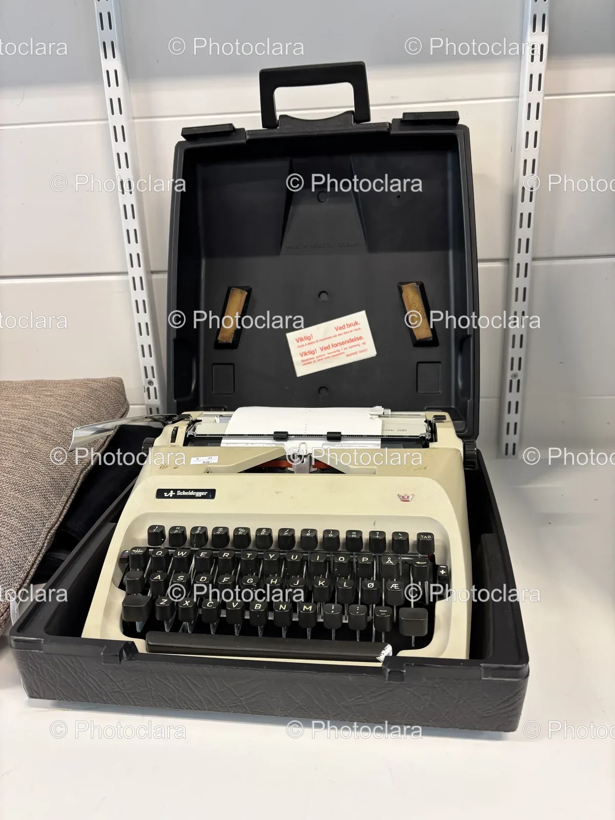 Vintage-German-Typewriter.jpg