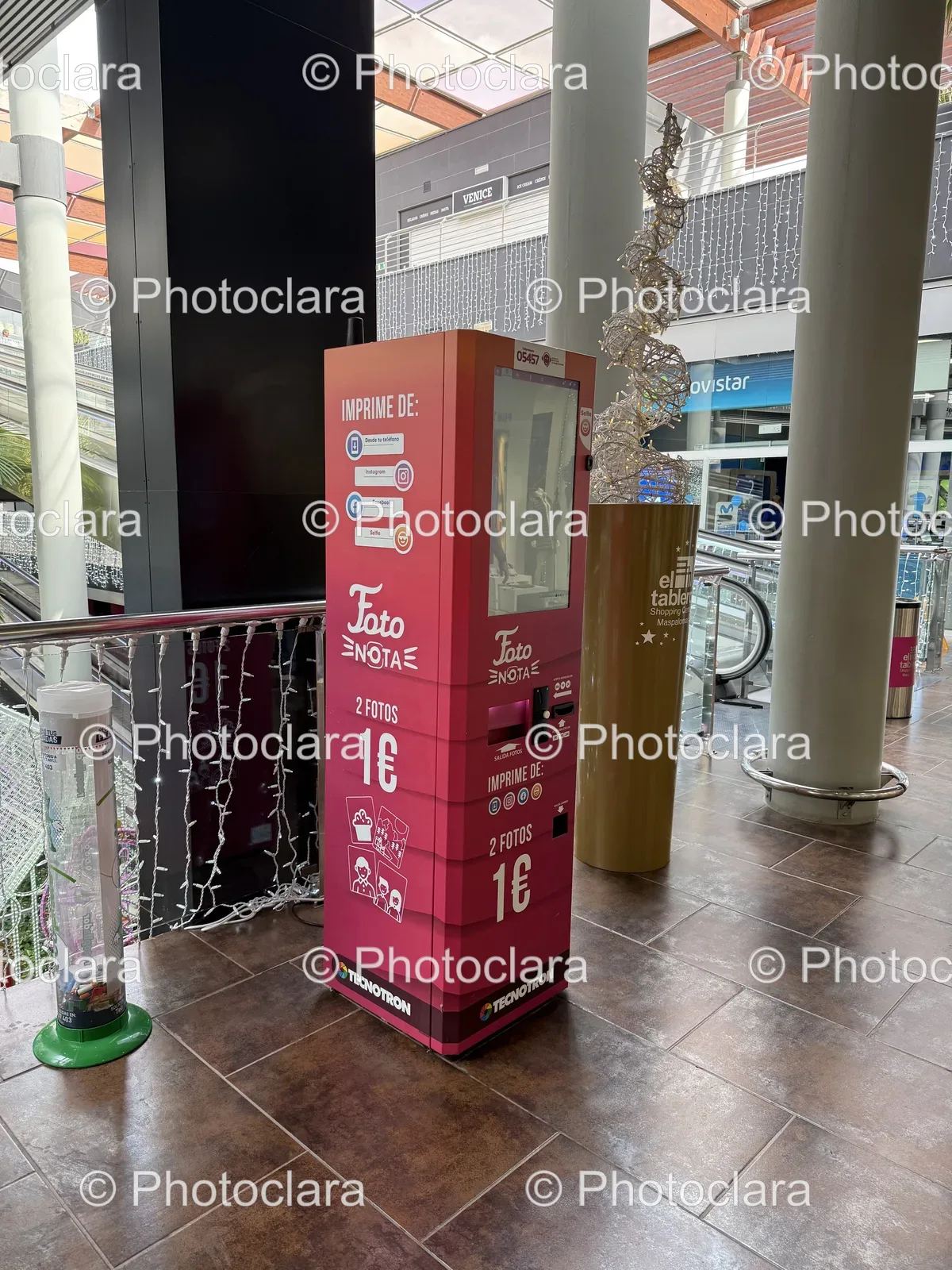 vibrant-pink-vending-machine-mall.jpg