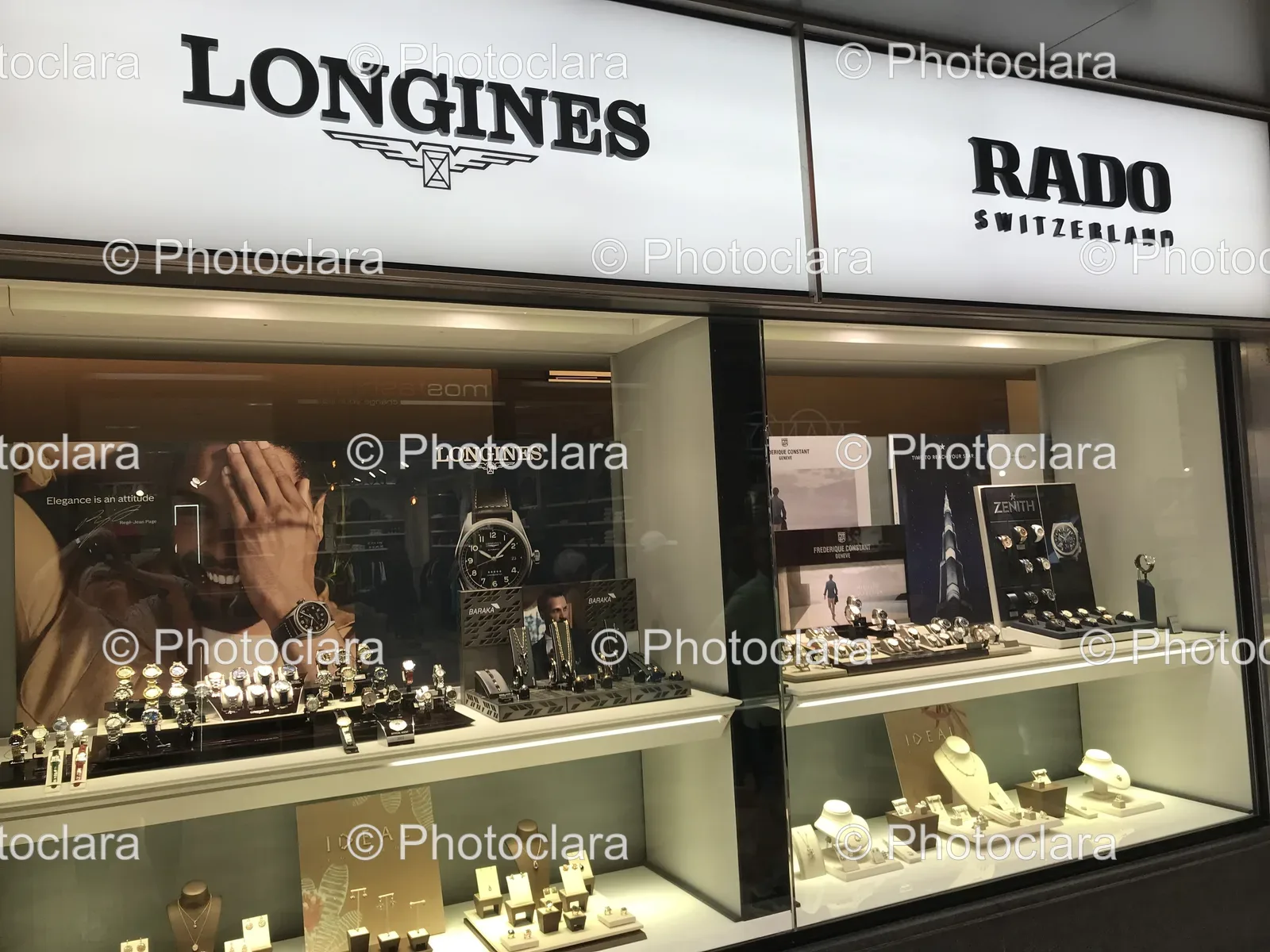 storefront-display-luxury-watches.jpg