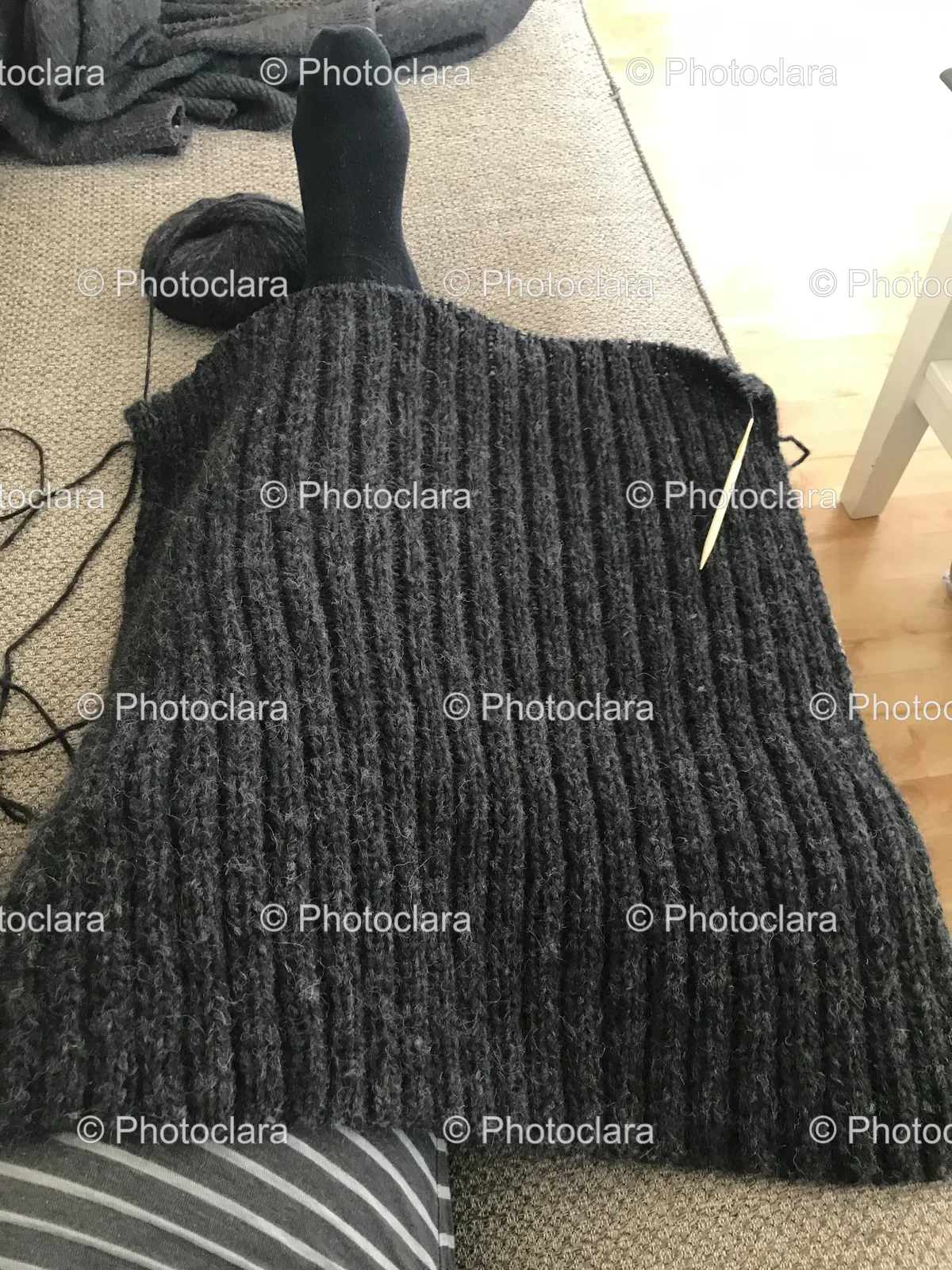 cozy-feet-knitted-blanket.jpg