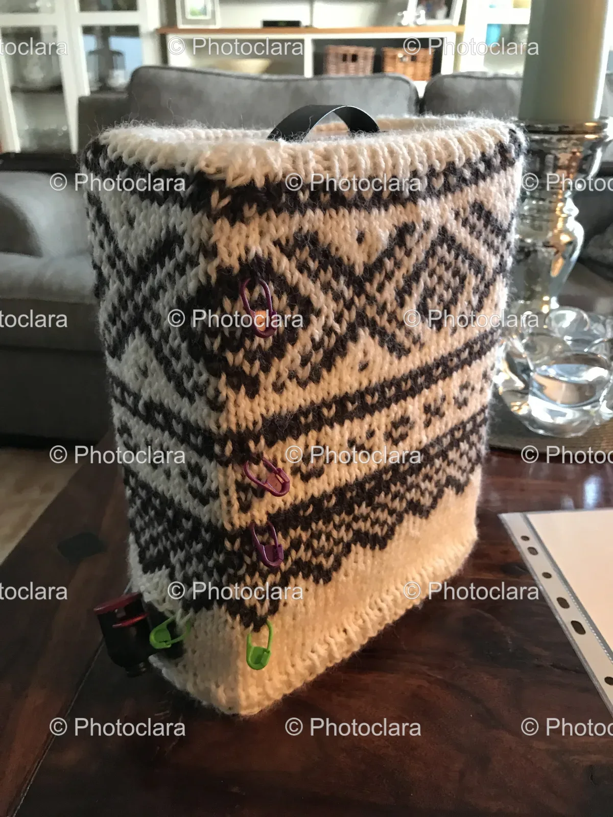 Knitted-Box-Paper-Clips-Table.jpg