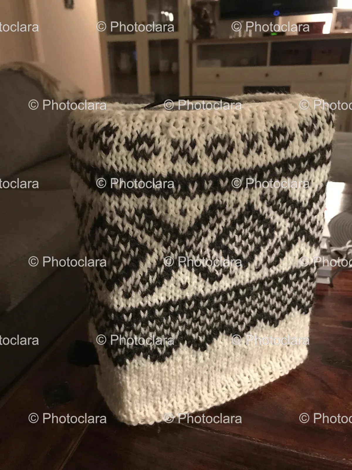 Knitted-Table-Cover.jpg