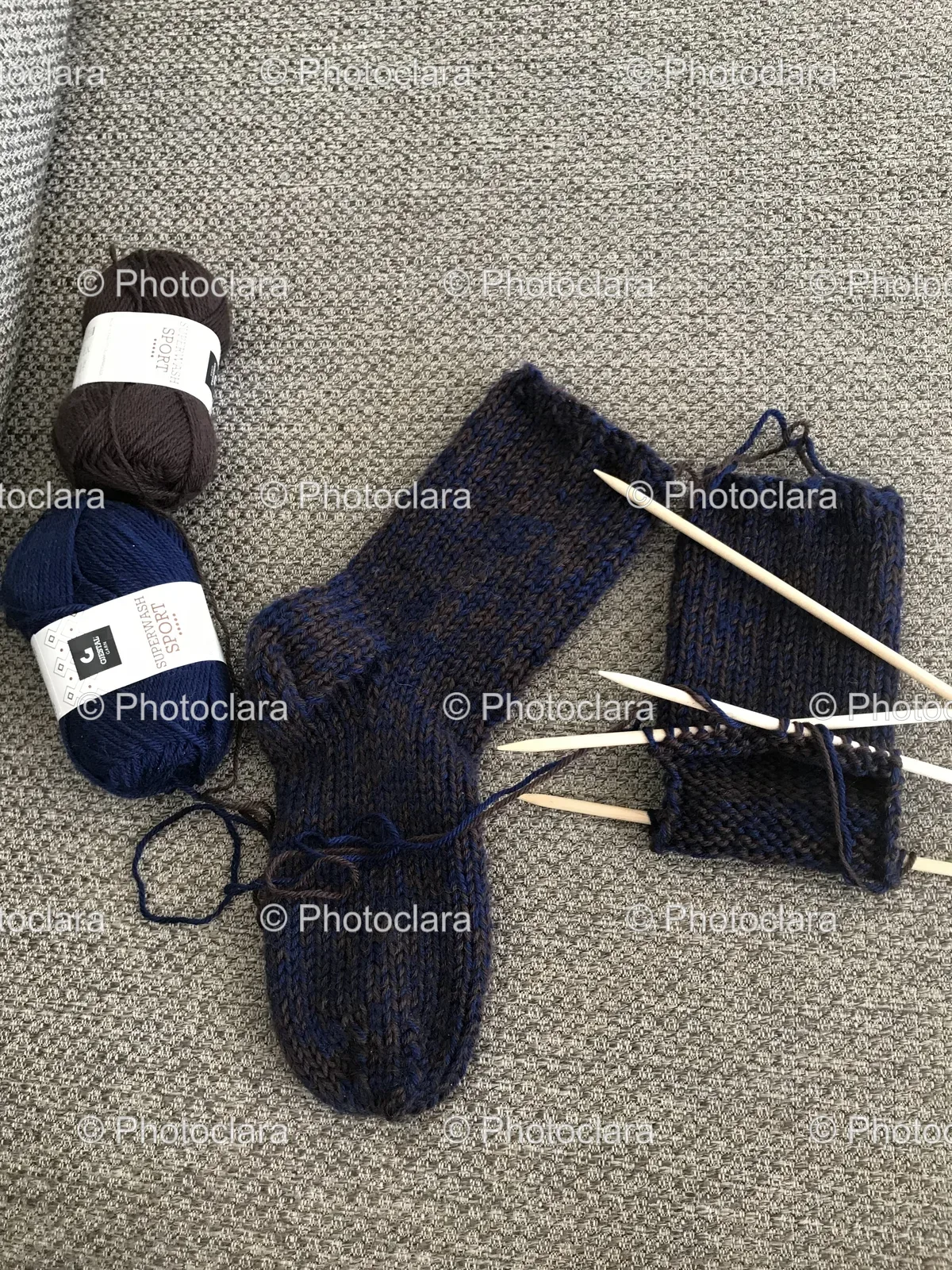 pairs-of-yarn-balls-and-socks.jpg