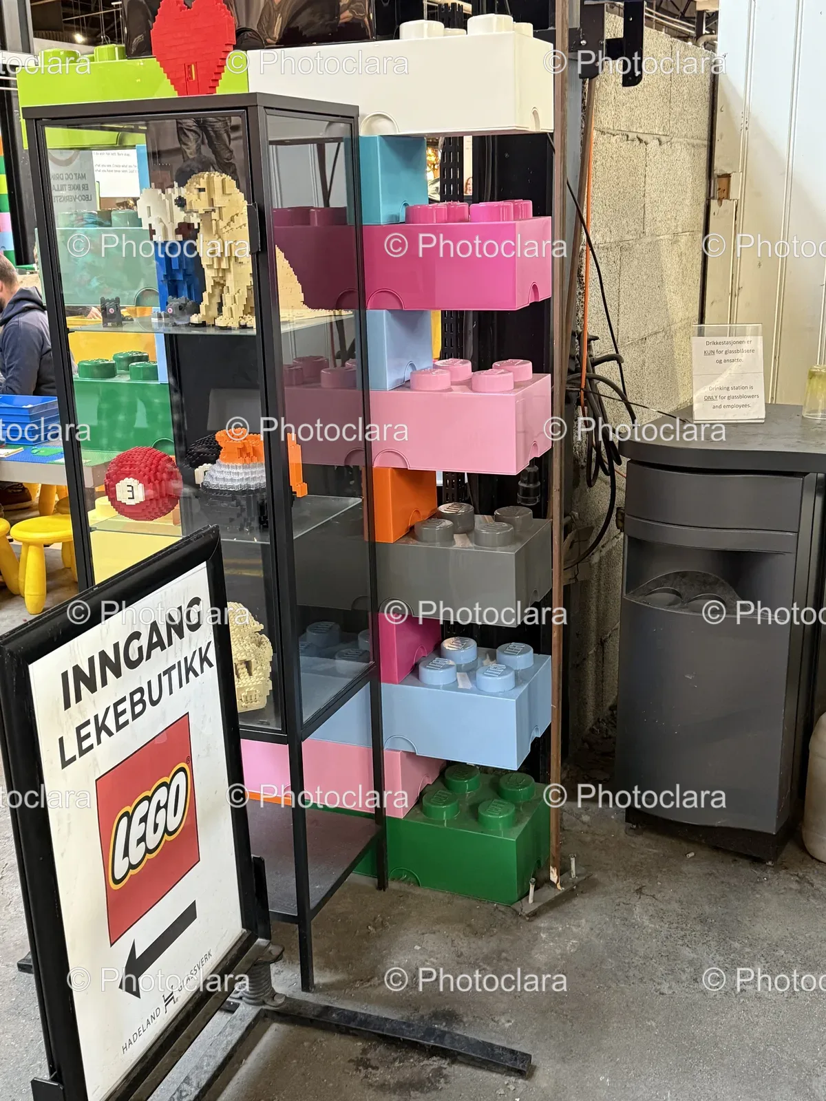 Lego-Display-Case.jpg