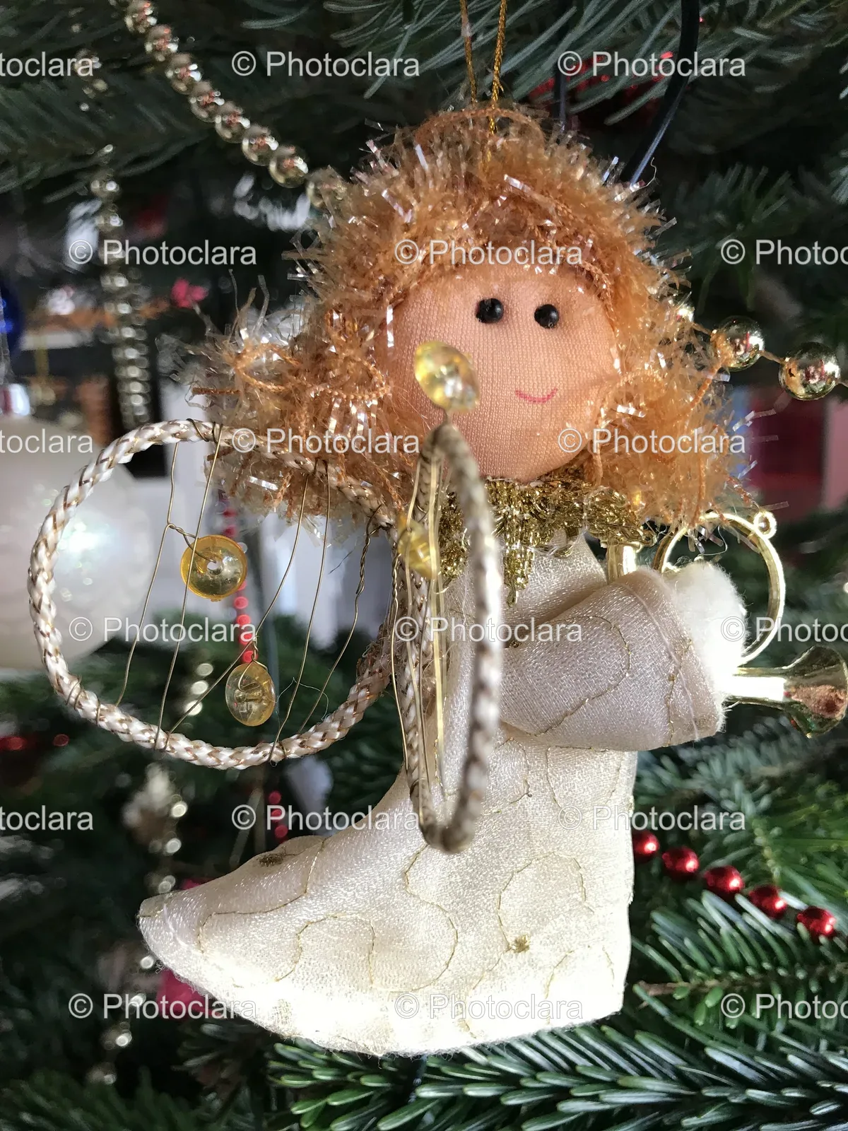 Close-Up-of-Christmas-Tree-Decoration.jpg