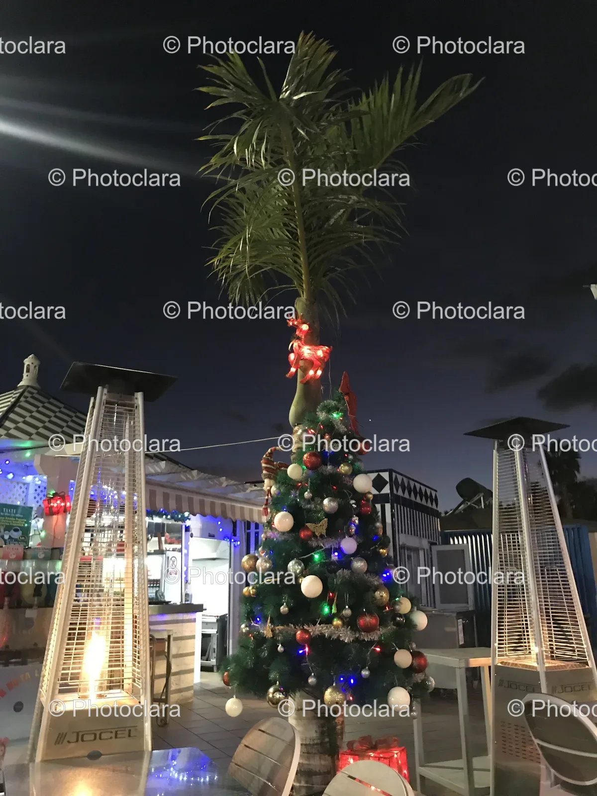 festive-christmas-tree-lights-ornaments.jpg