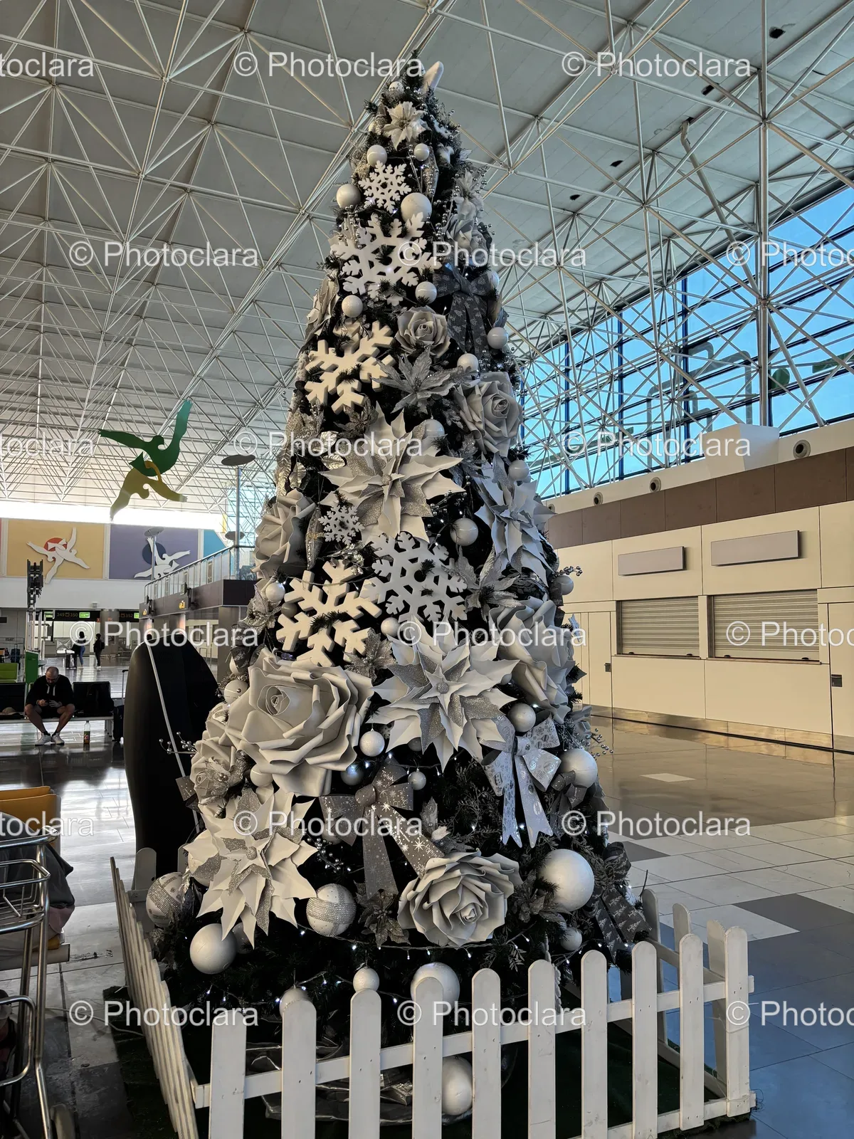 Magnificent-Indoor-Christmas-Tree.jpg