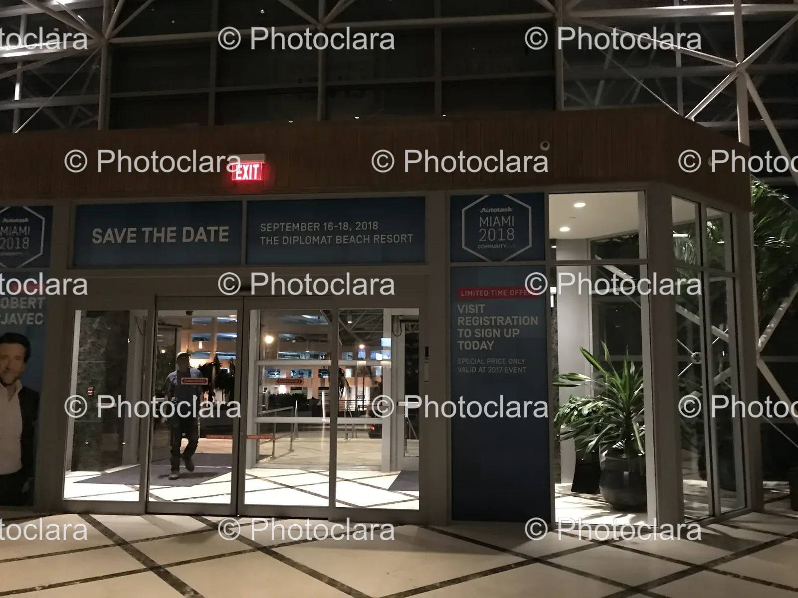 building-glass-door-corporate-event-signage.jpg