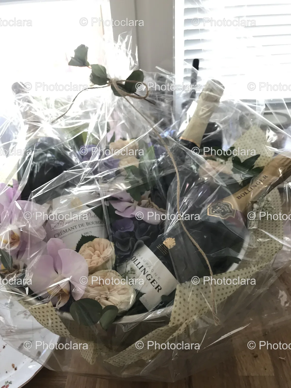 Basket-of-Wine-and-Flowers.jpg