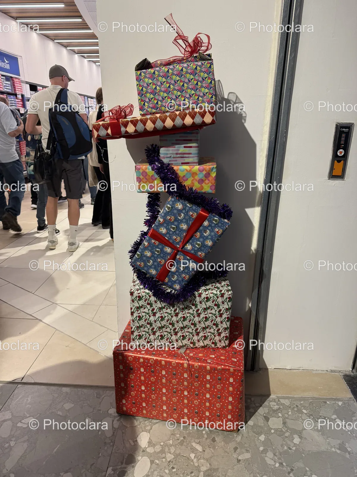 Wrapped-Presents-Festive-Stack.jpg