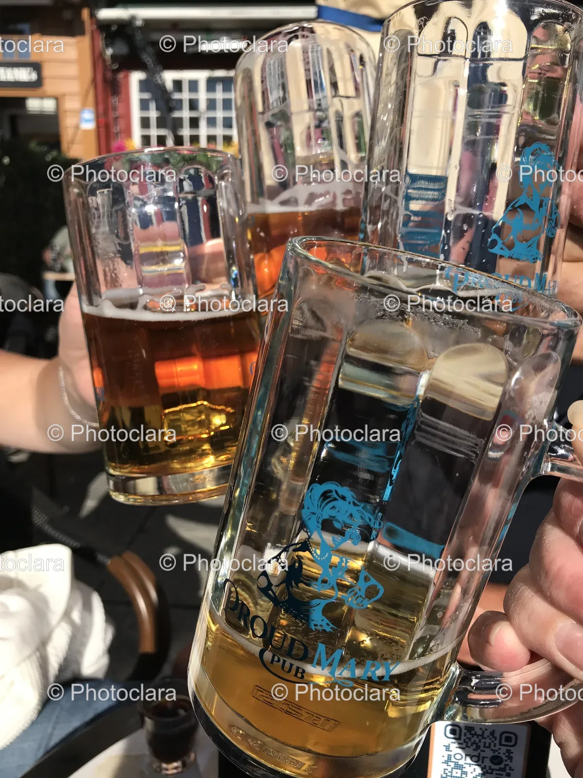 cheers-at-the-pub.jpg