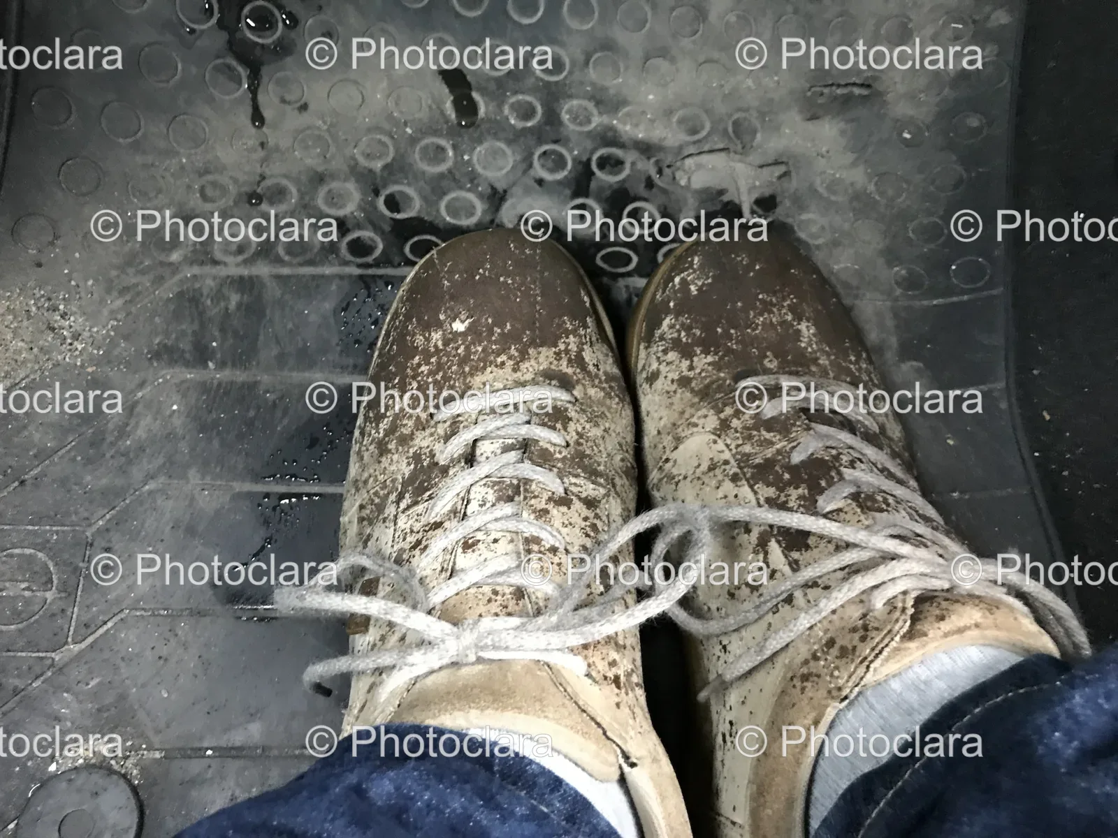 dirty-shoes-with-white-laces.jpg