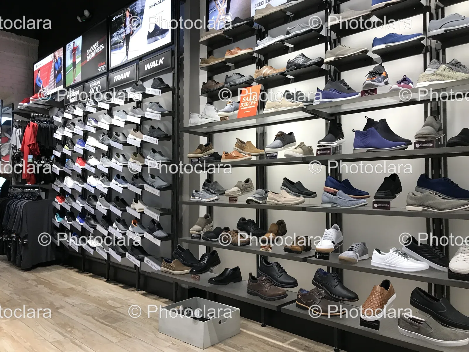 Shoe-Display-in-Store.jpg