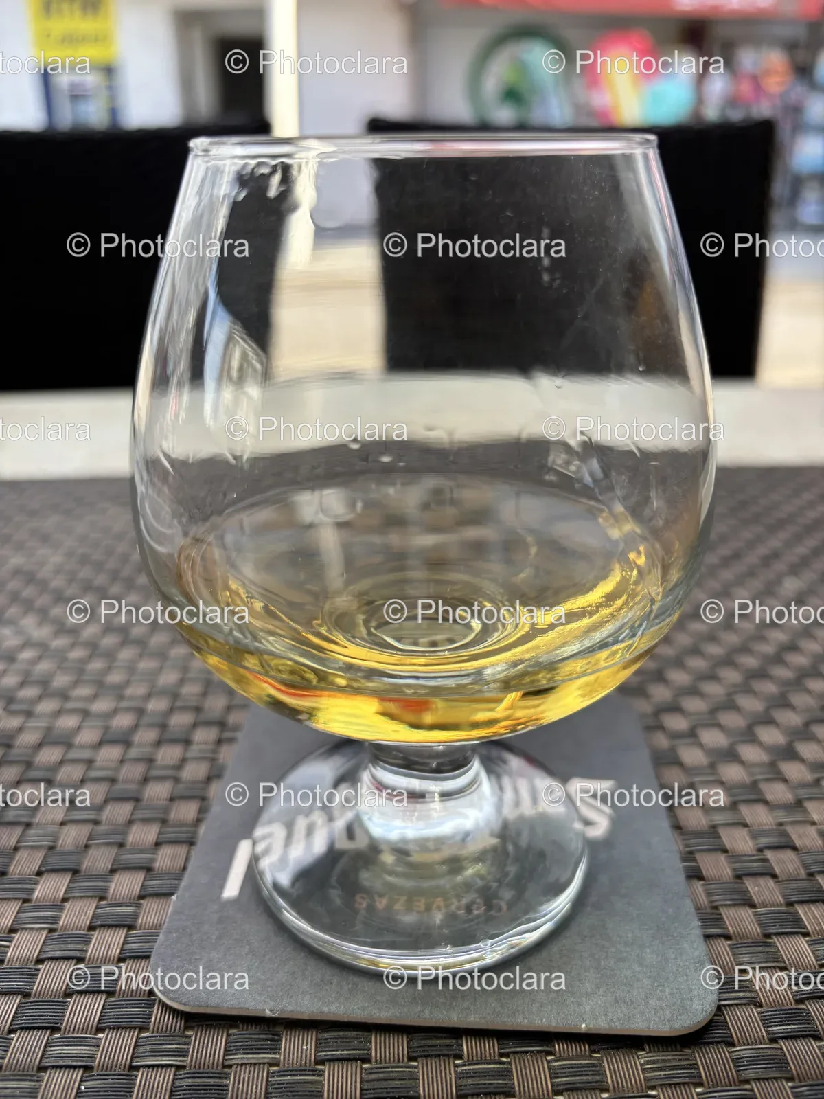 Elegant-Glass-of-Corvezas.jpg
