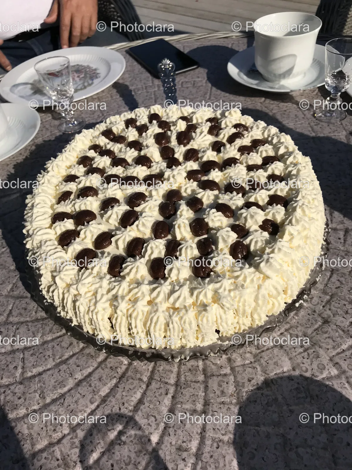 cake-whipped-cream-chocolate-topping.jpg