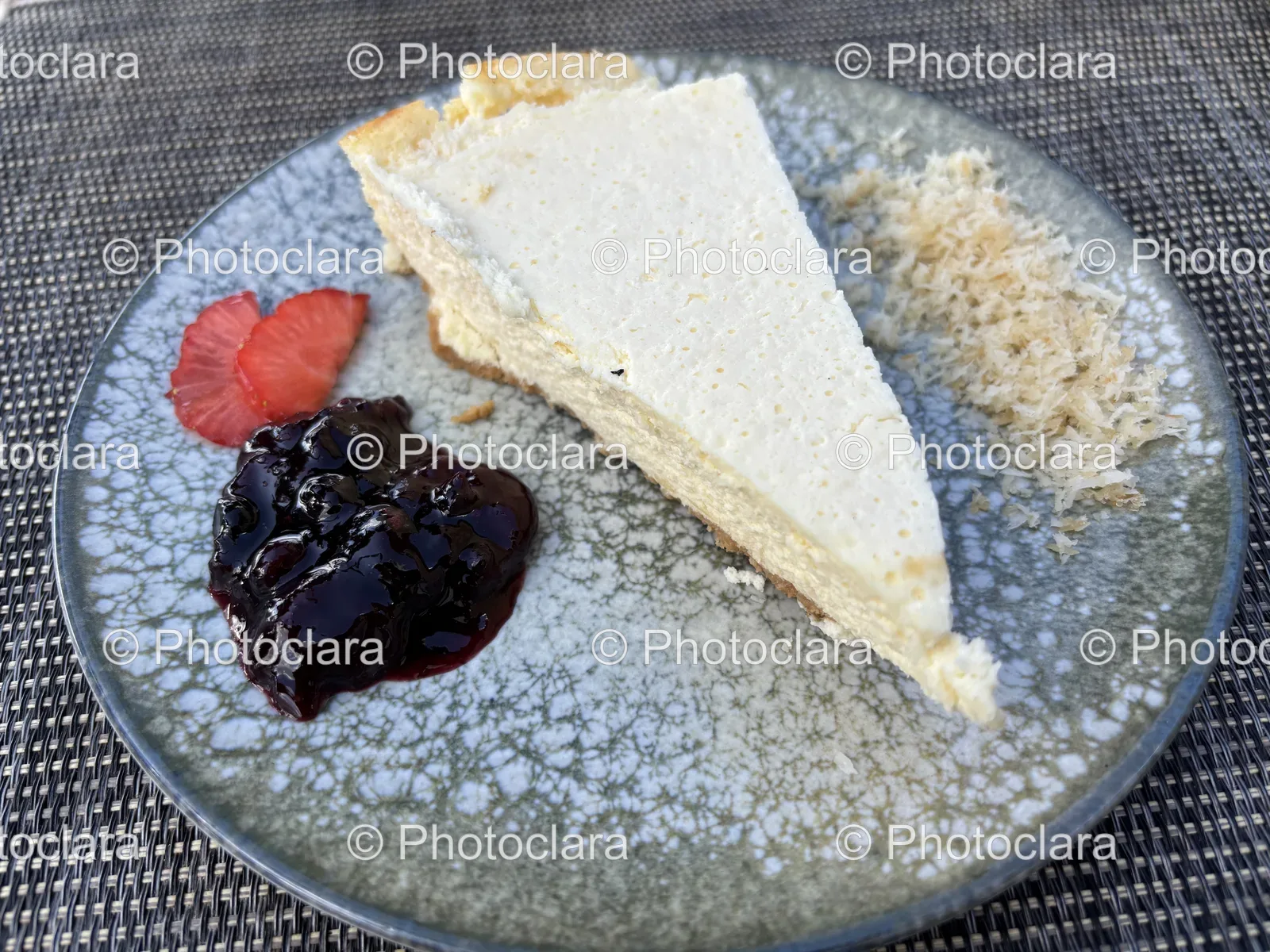Cheesecake-with-Berry-Jam.jpg