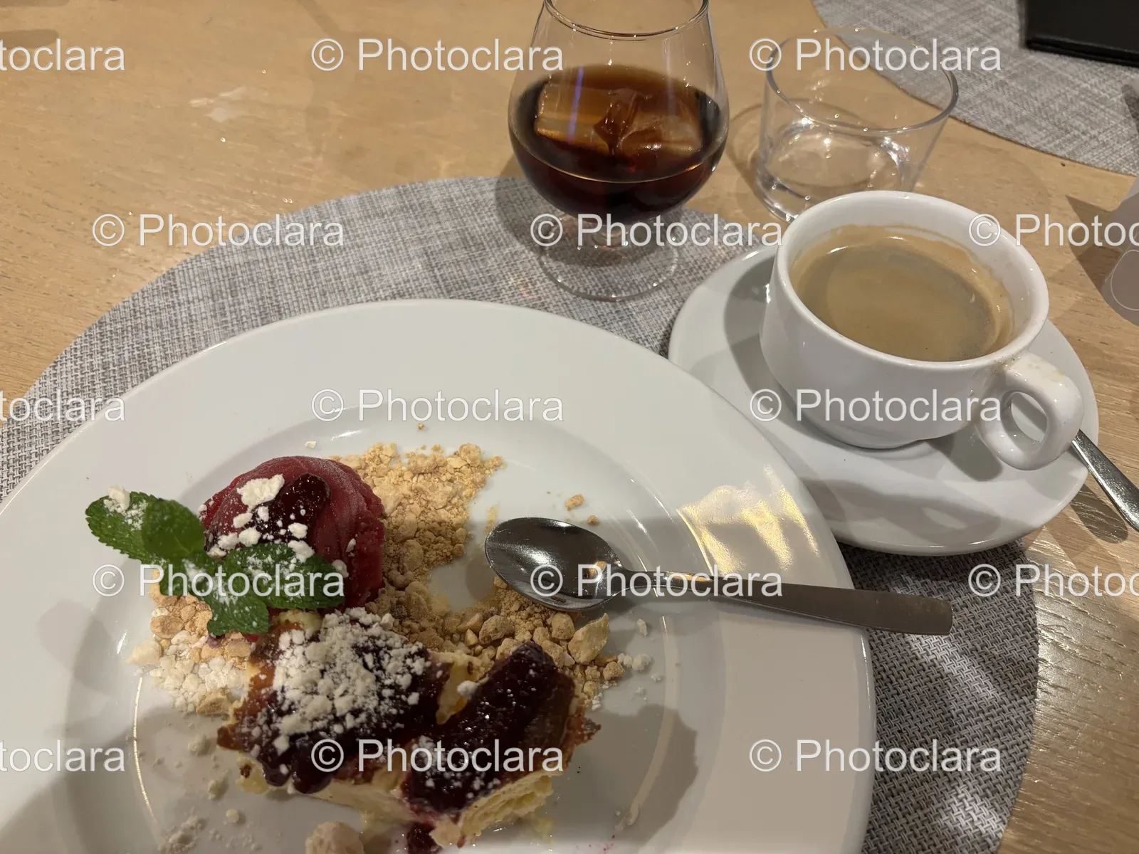 delightful-dessert-and-coffee-combo.jpg