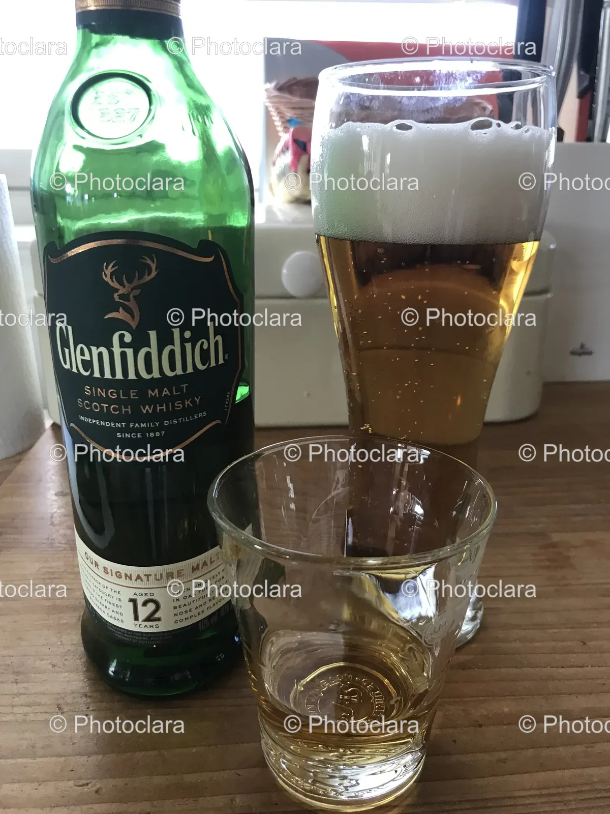 Glenfiddich-Scotch-Whisky-Bottle-Glass.jpg