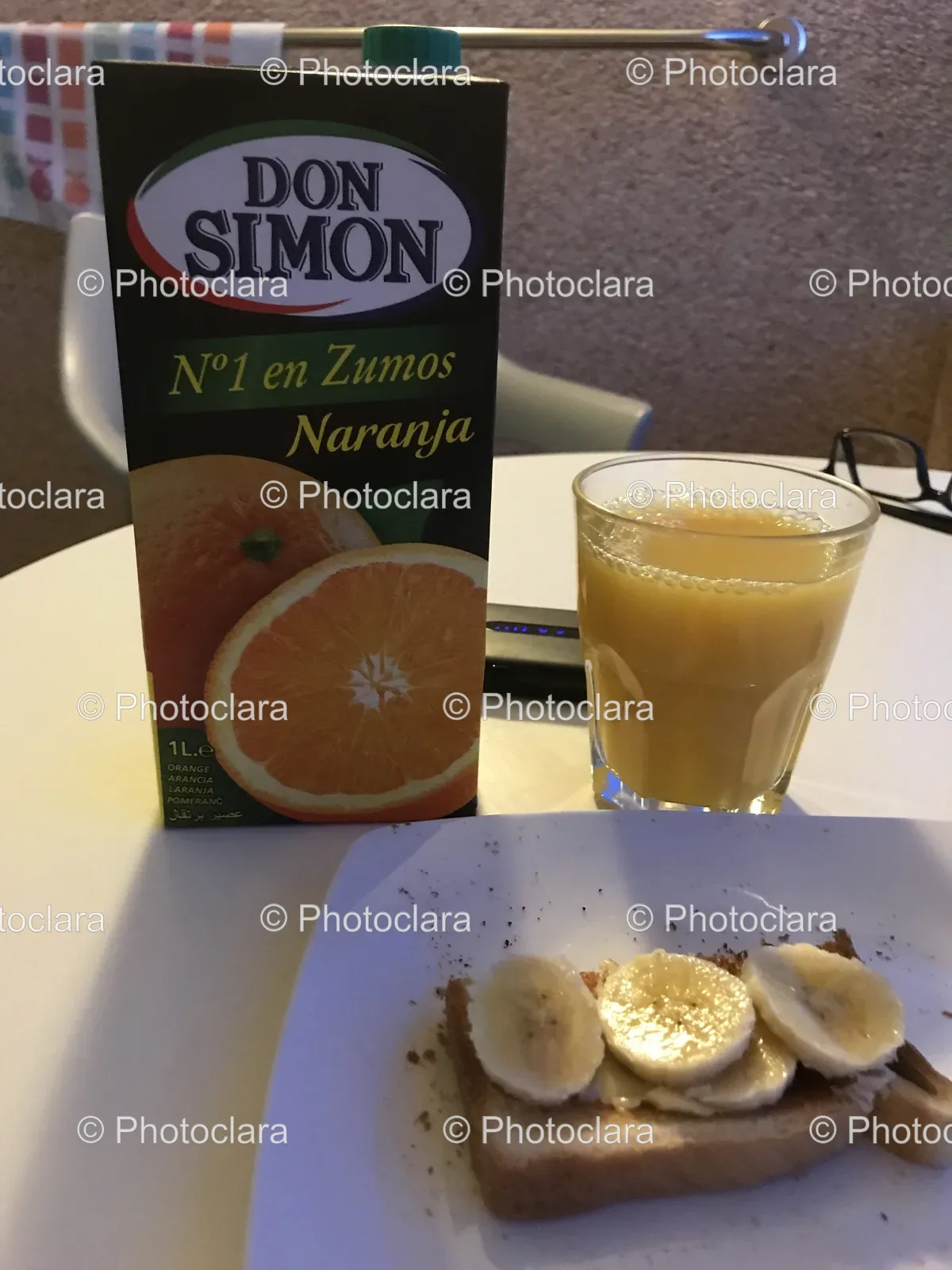 refreshing-orange-juice-breakfast-Don-Simon.jpg