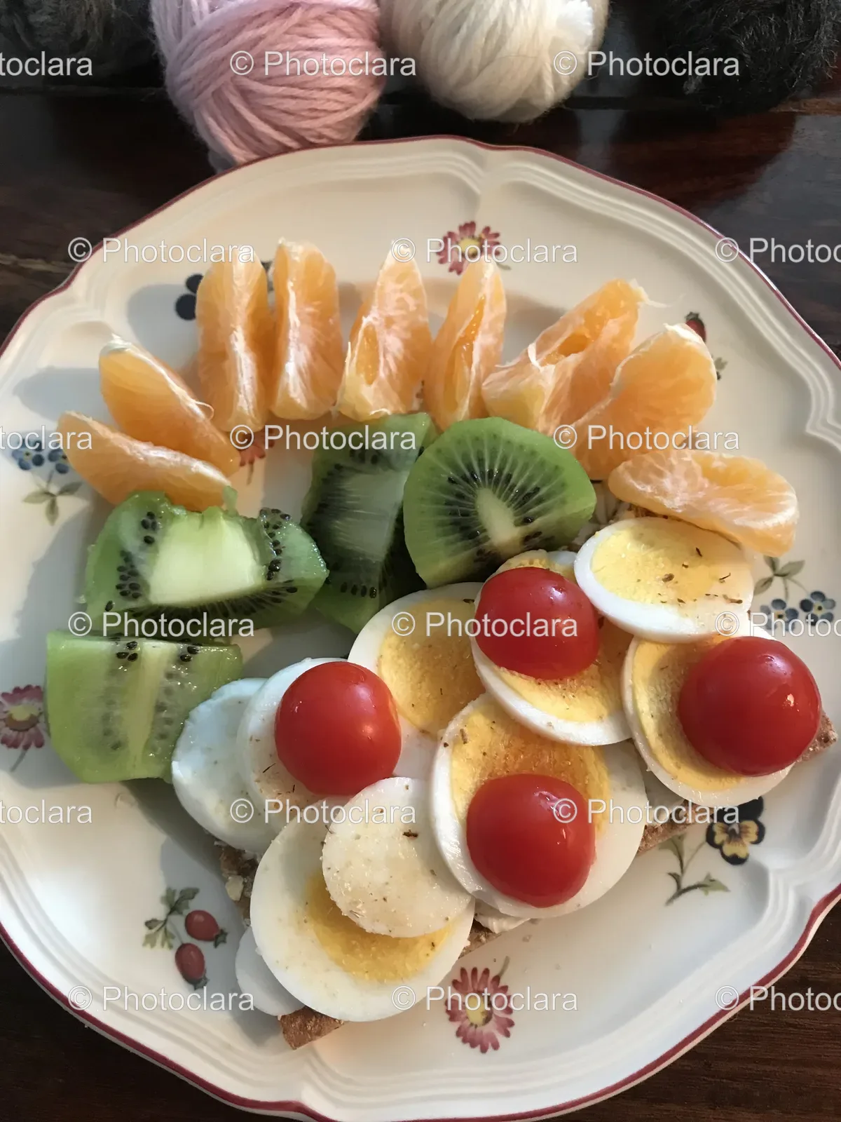 breakfast-plate-fruits-eggs.jpg