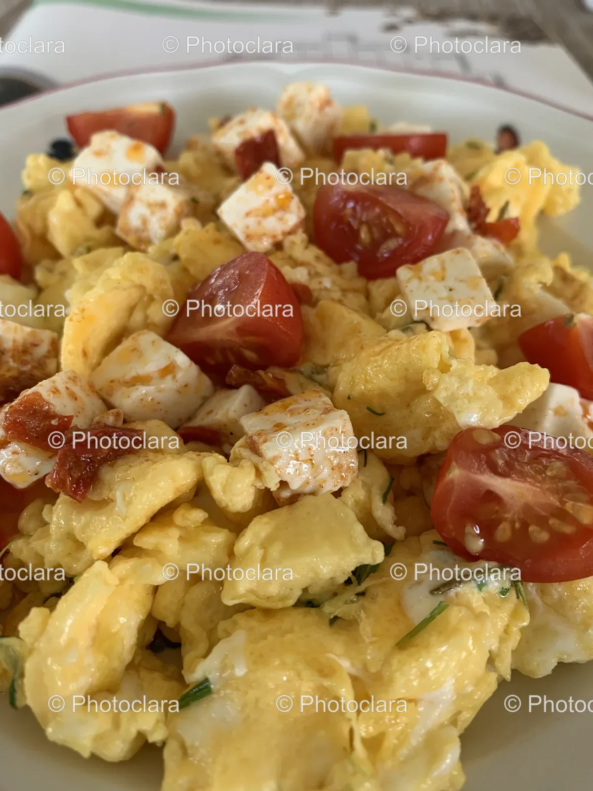 Scrambled-Eggs-Tomatoes.jpg