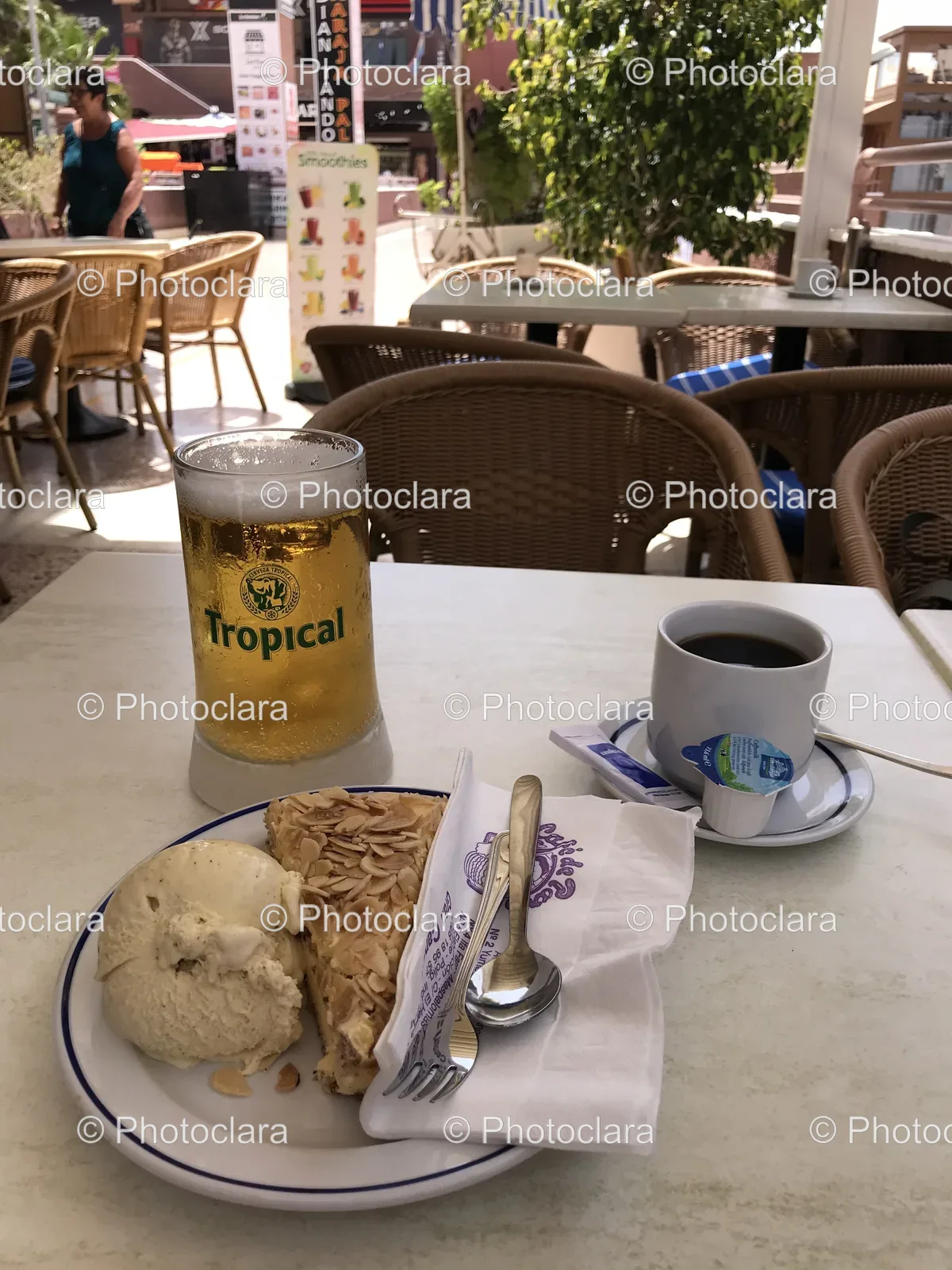 Cozy-Brunch-and-Coffee-Setup.jpg
