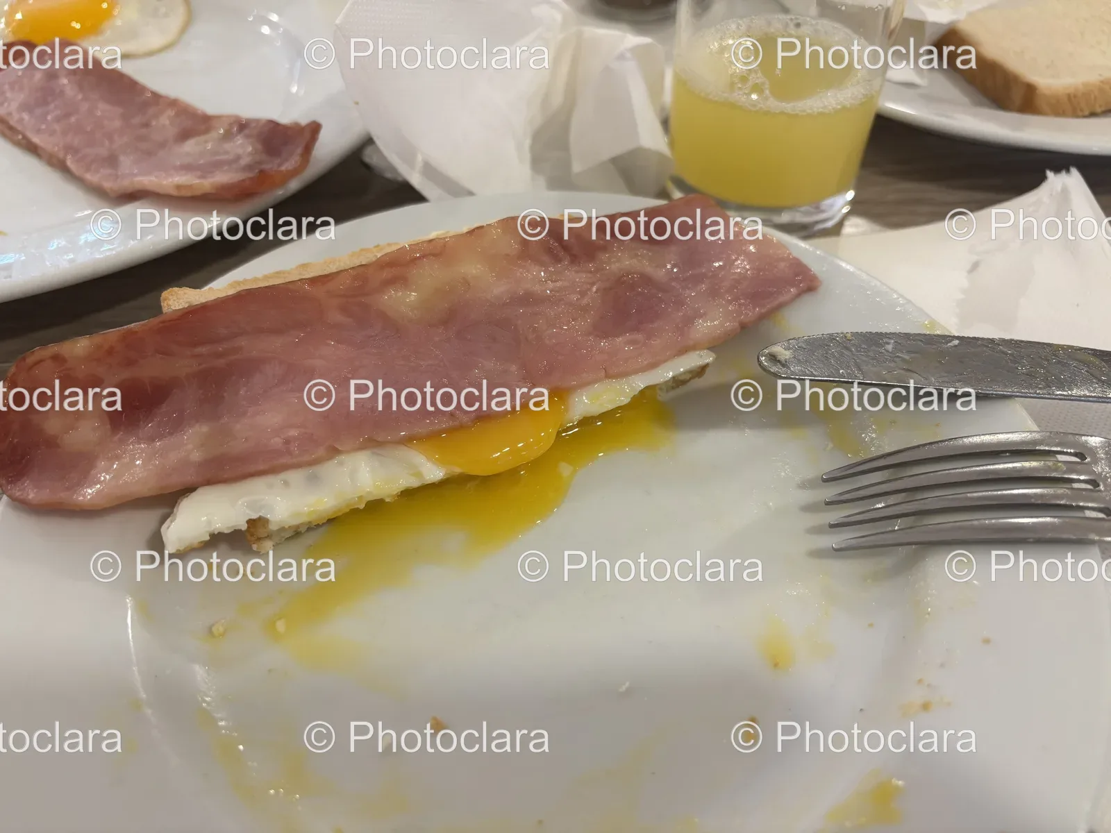 Delicious-Brunch-on-a-Plate.jpg