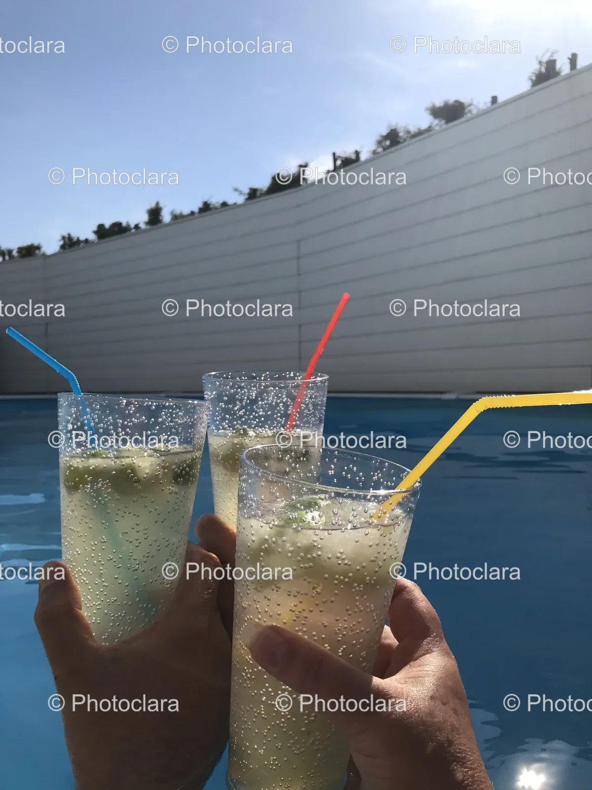 poolside-drinks.jpg