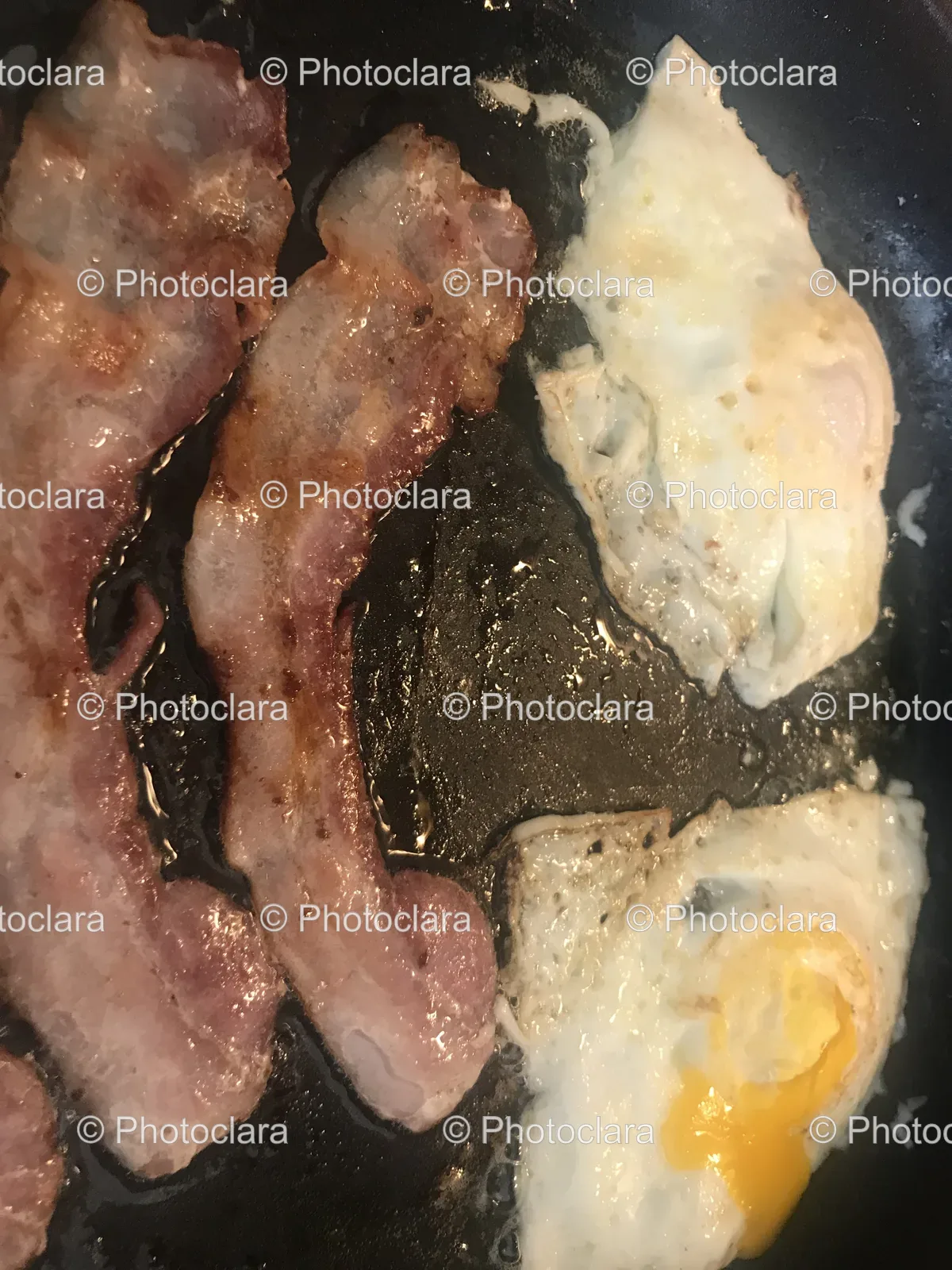 Close-up-of-Pan-Fried-Meat-with-Eggs.jpg