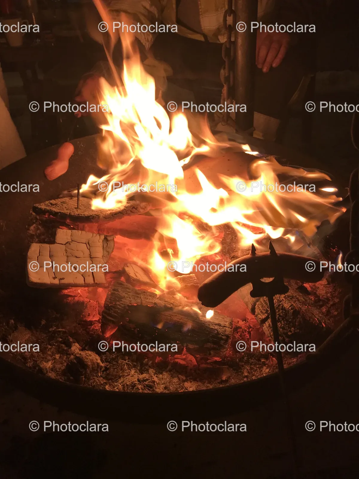 fire-pit-hot-dogs-sausages.jpg