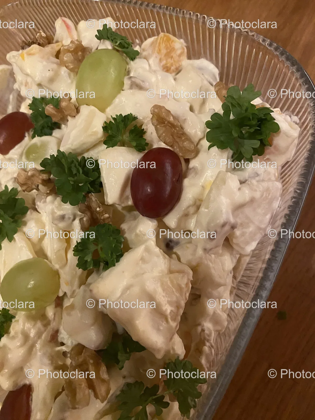 Fresh-Cottage-Cheese-with-Grapes-and-Nuts.jpg